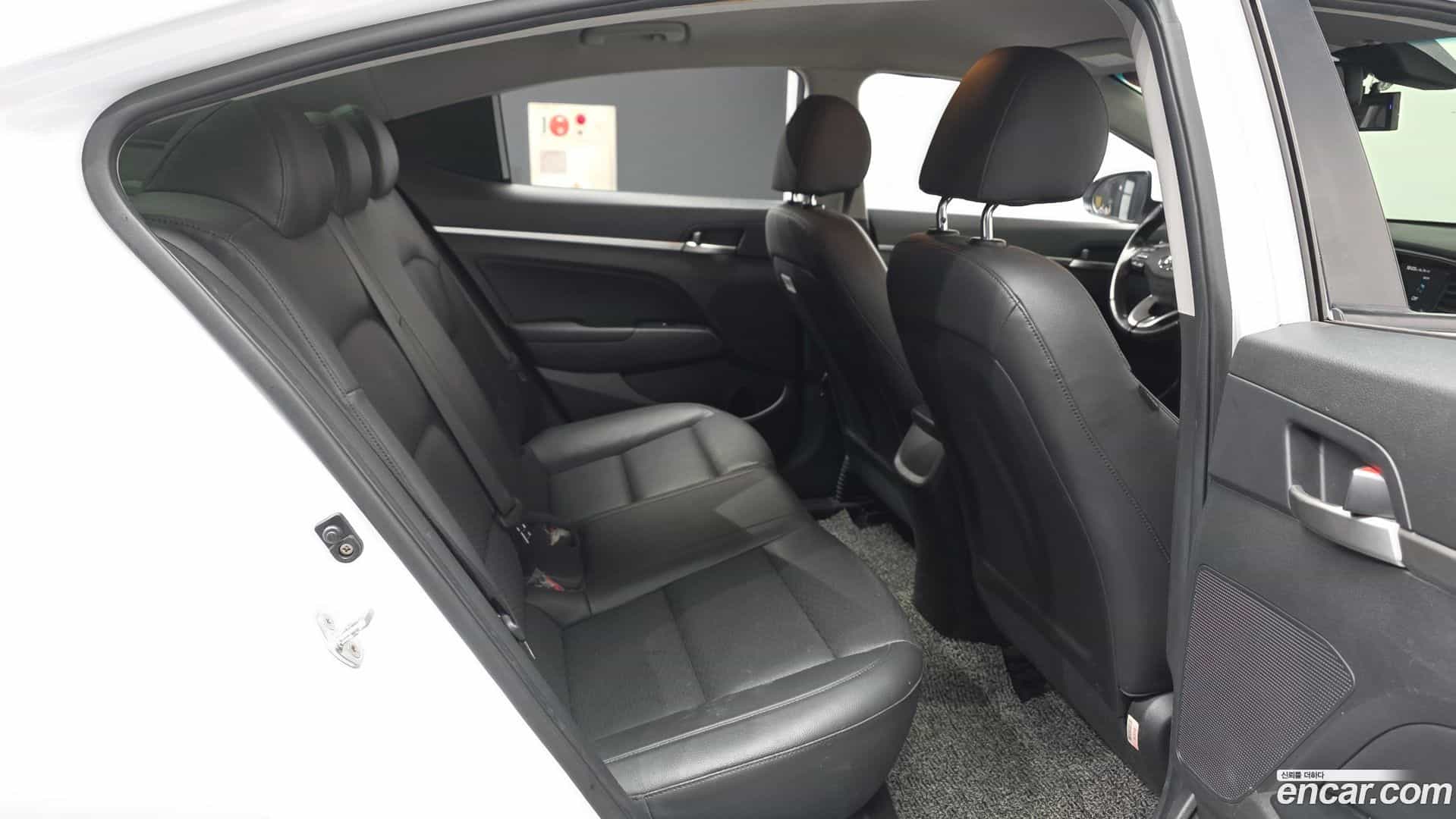 AVANTE Hyundai 2020.2-OPTION-016