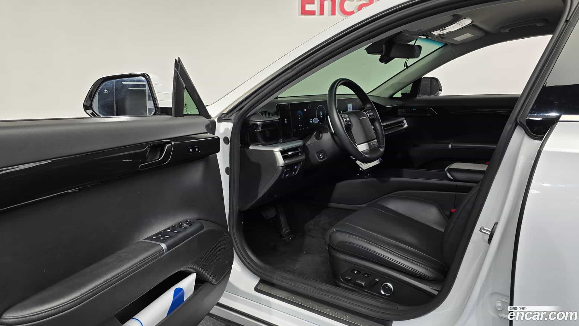 Grandeur Hyundai 2023.1-INNER-010