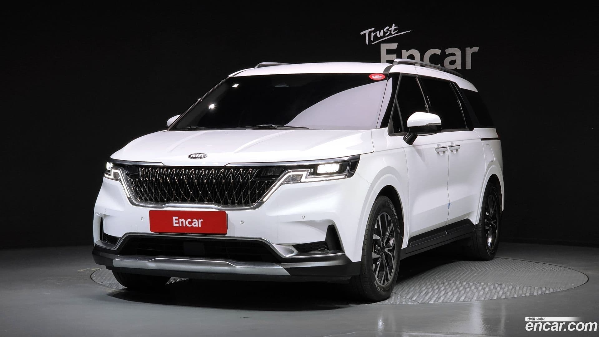 Main__Slider__Photo:Canival Kia 2020.8-0