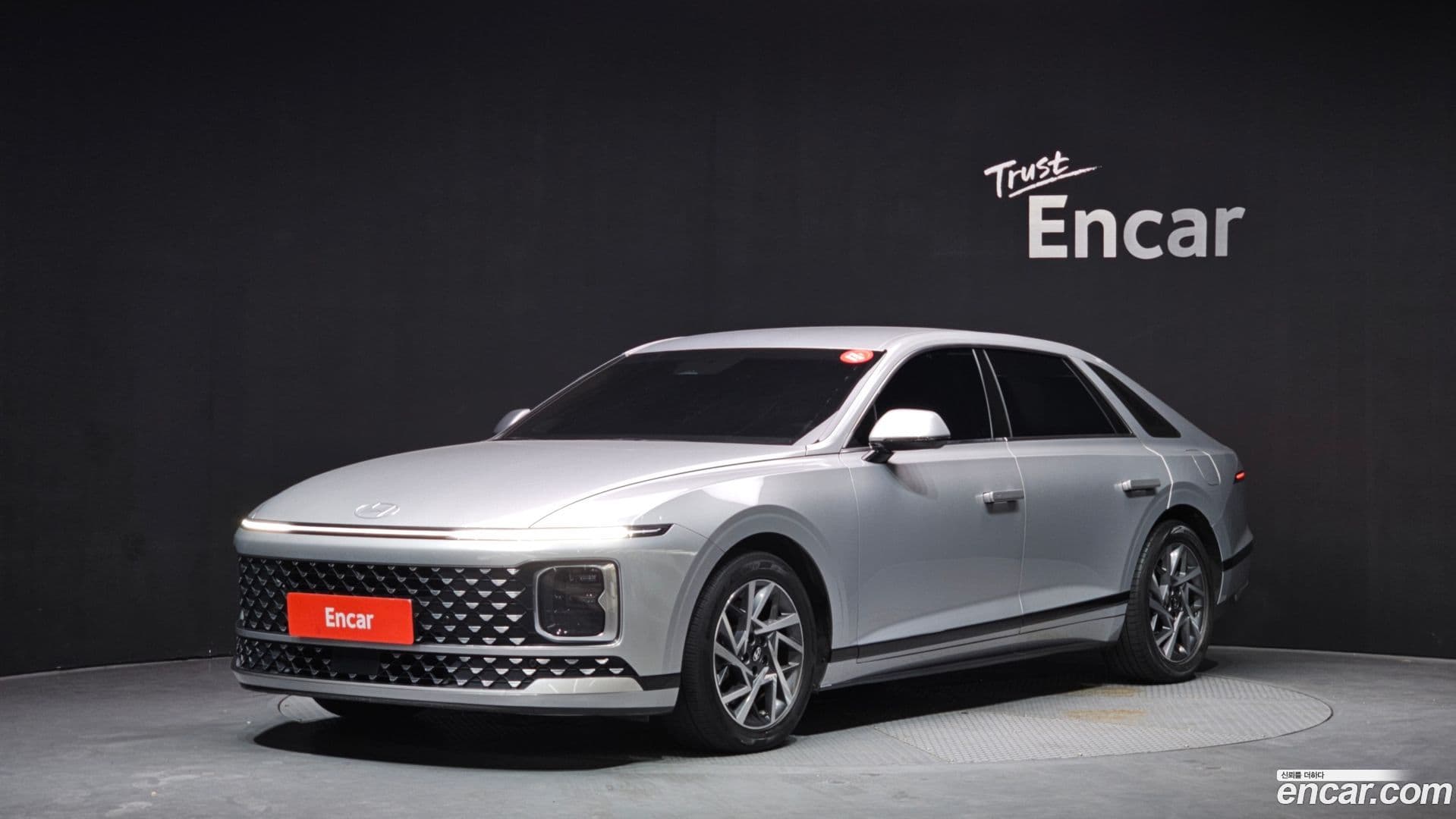 Main__Slider__Photo:Grandeur Hyundai 2023.10-0