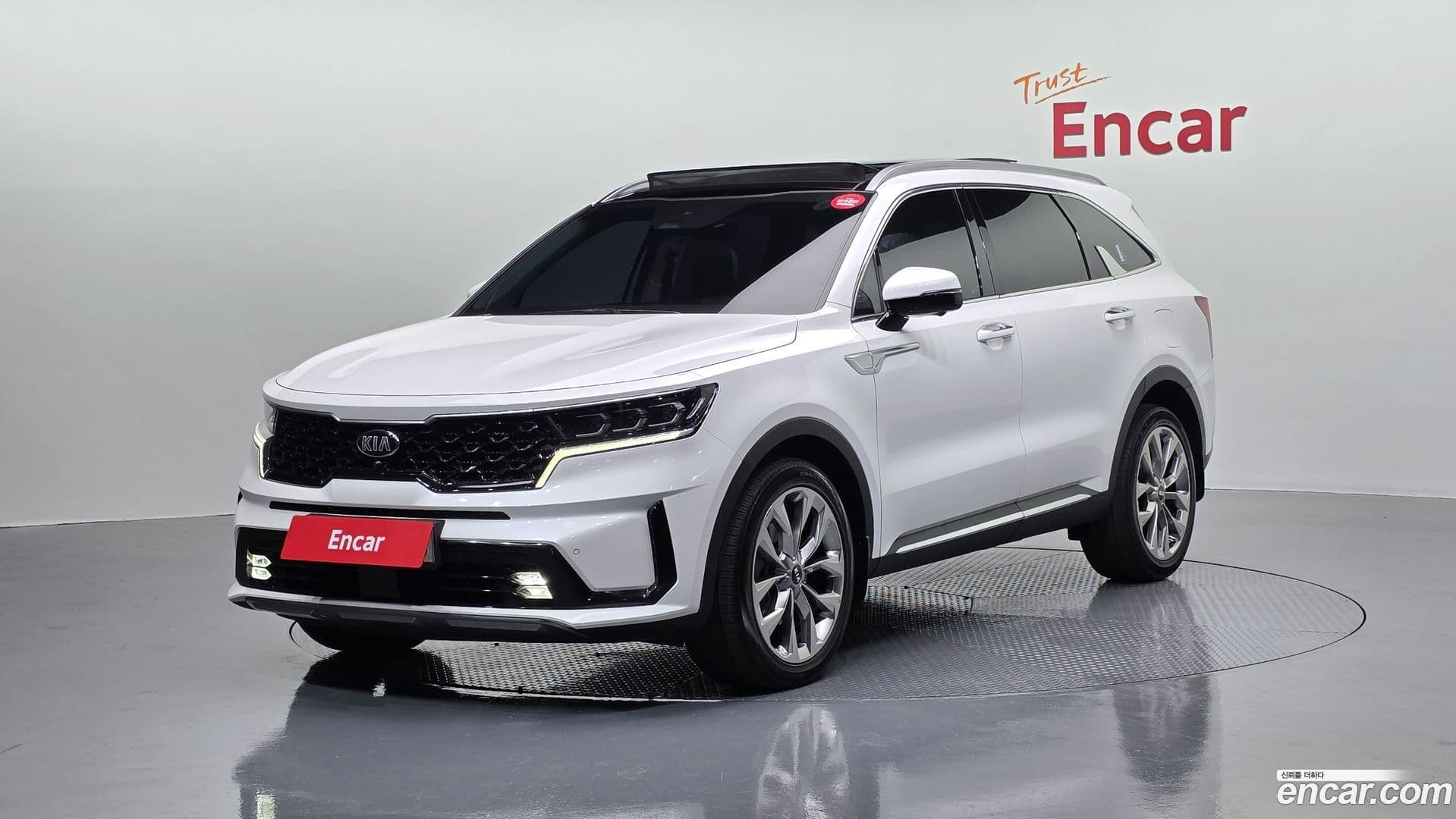 Main__Slider__Photo:Sorento Kia 2021.3-0