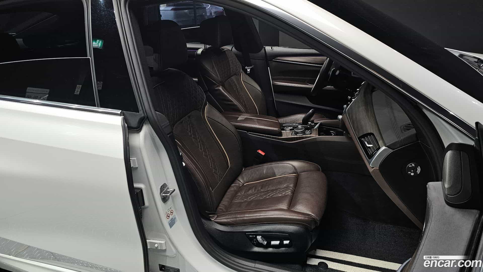 Gran Turismo BMW 2020.5-INNER-010