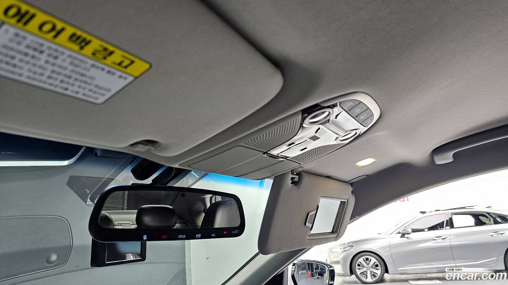 Grandeur Hyundai 2018.6-OPTION-024