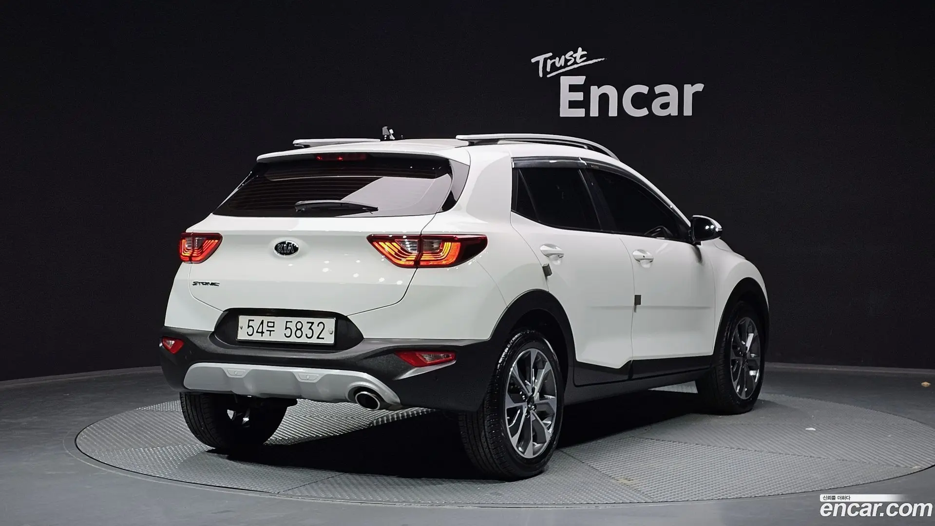 Main__Slider__Photo:Stonic Kia 2018.9-1