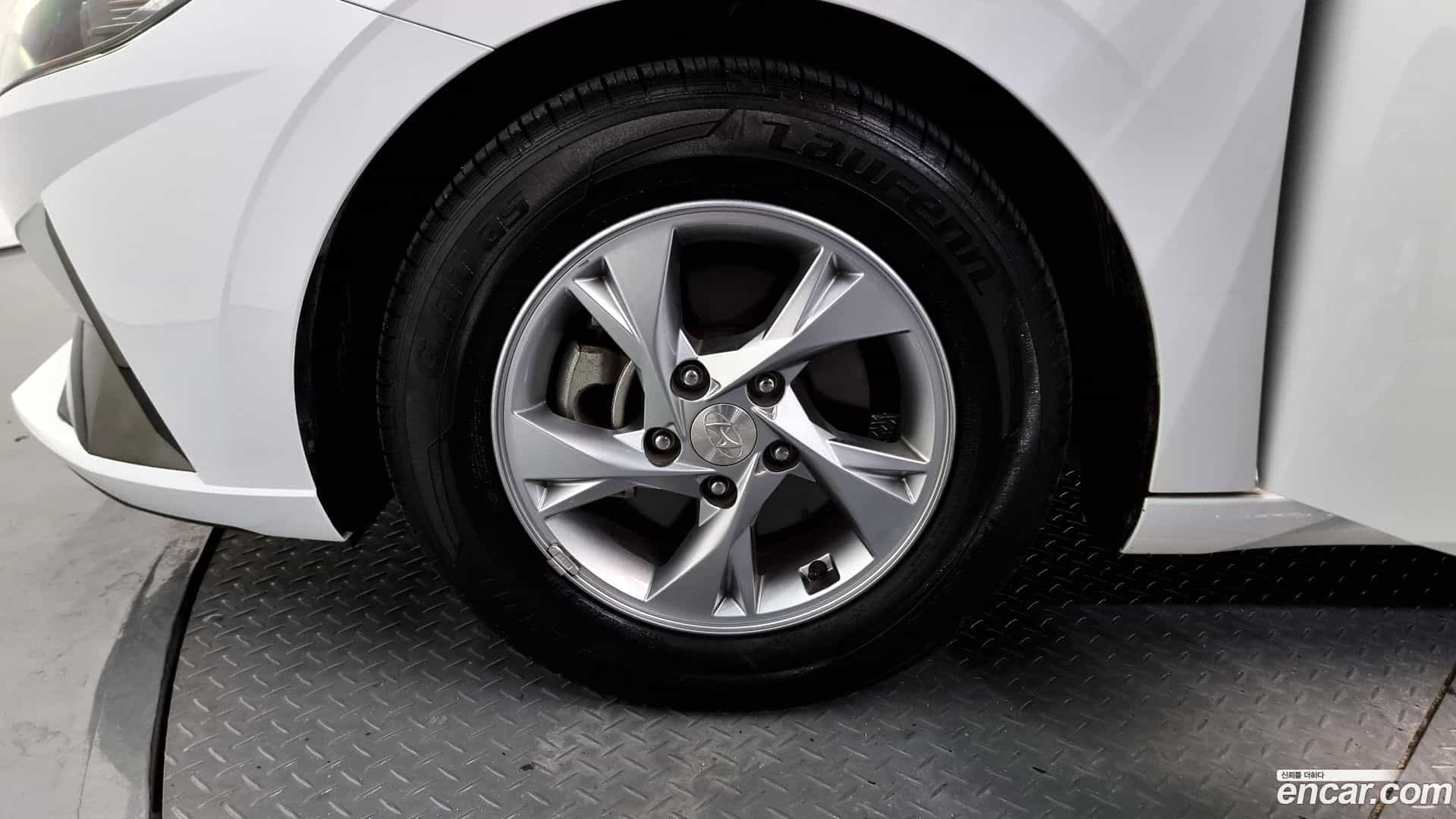 AVANTE Hyundai 2020.5-OUTER-005