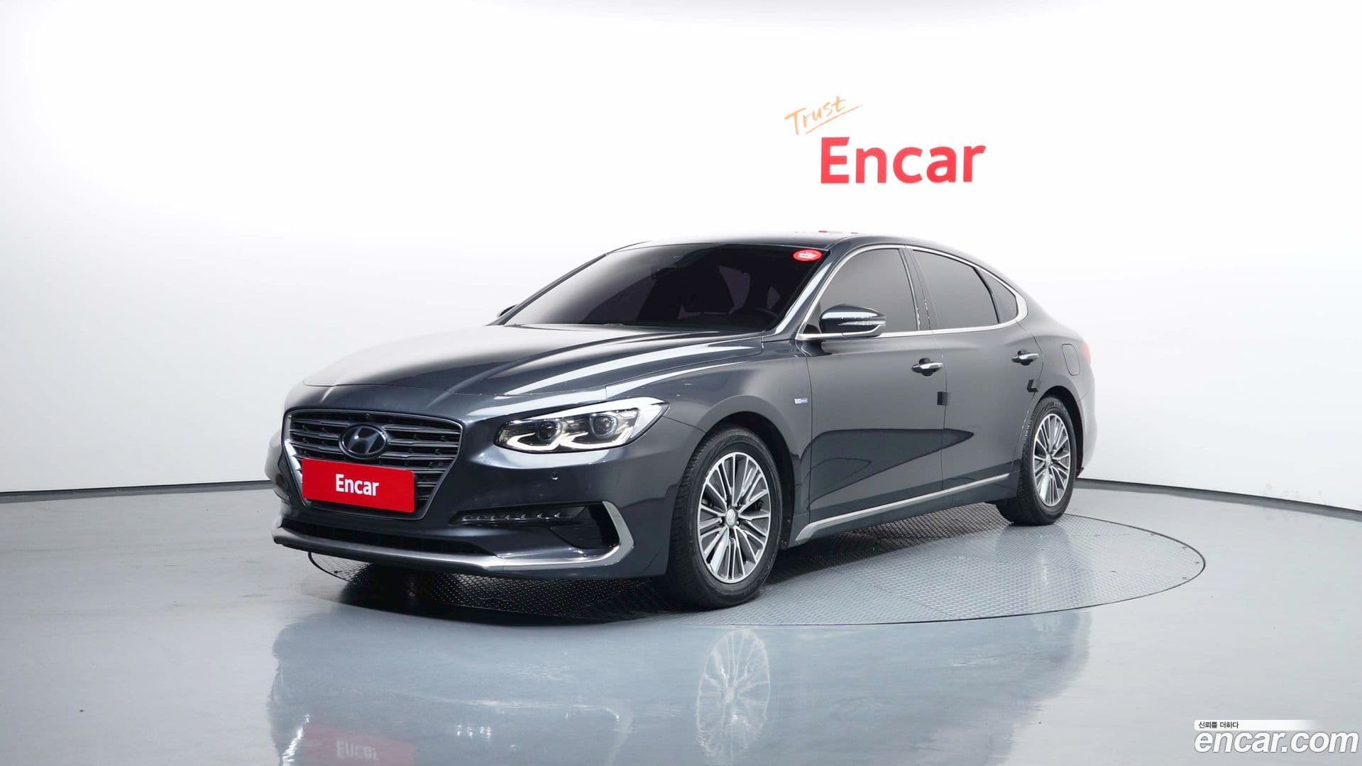 Main__Slider__Photo:Grandeur Hyundai 2018.6-0