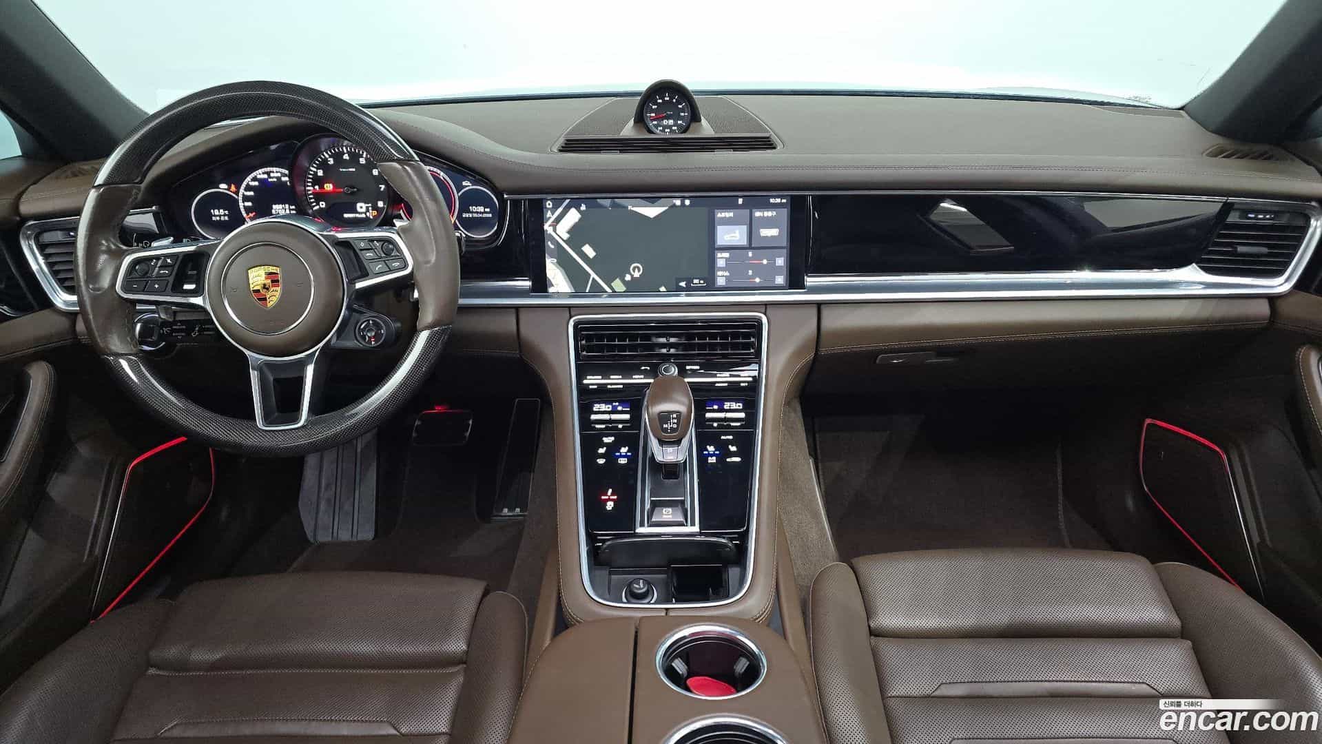 Panamera Porsche 2018.11-INNER-007