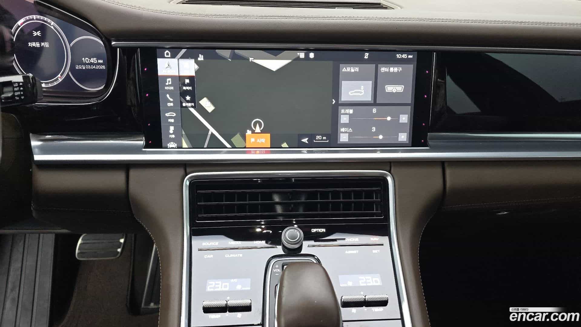 Panamera Porsche 2018.11-OPTION-018