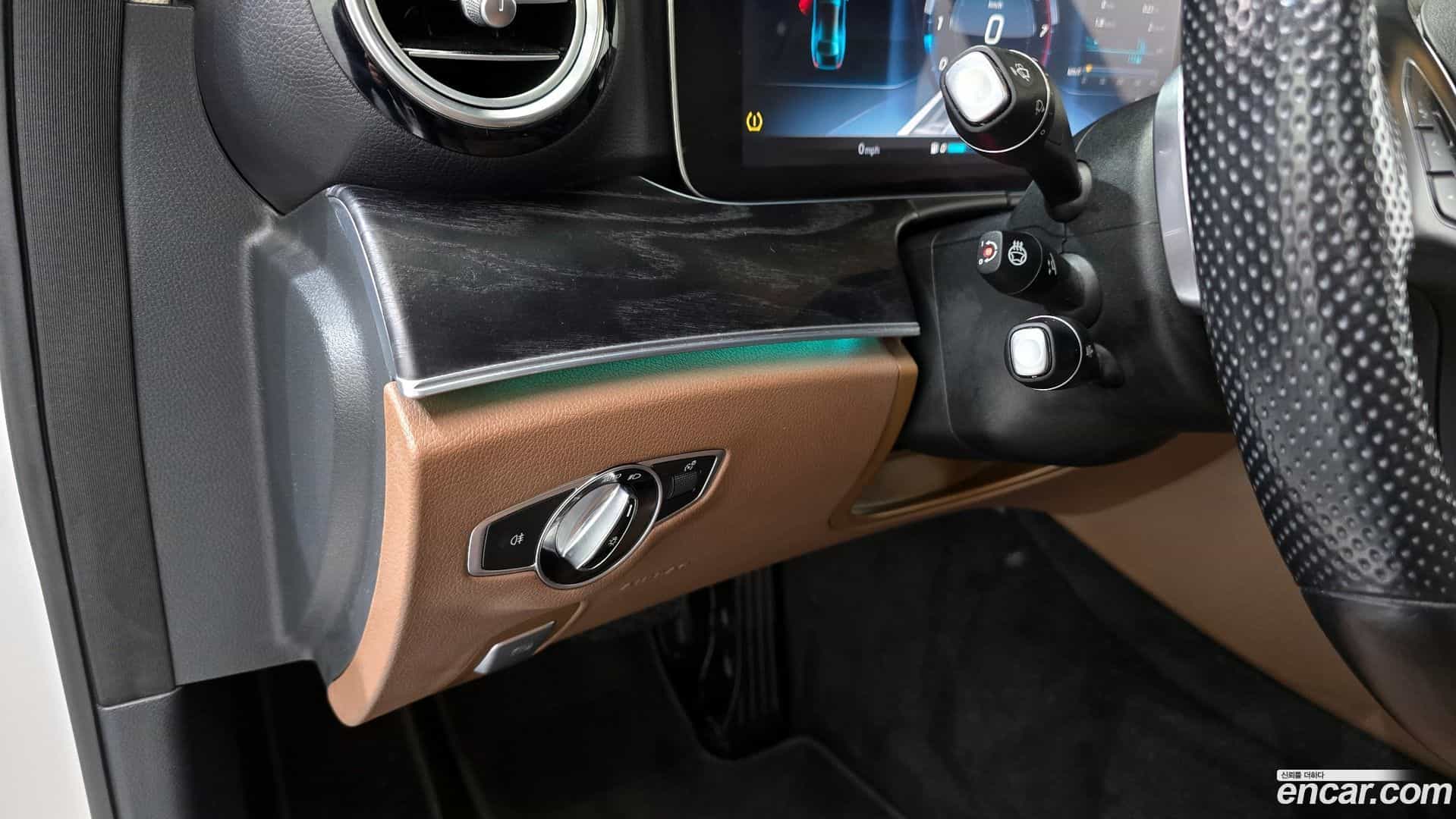 E-Class Mercedes-Benz 2016.8-OPTION-018