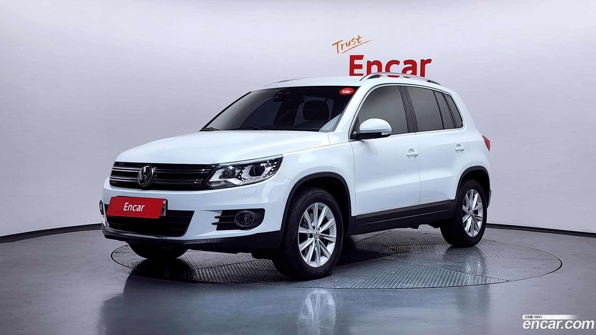 Main__Slider__Photo:Tiguan Volkswagen 2015.6-0