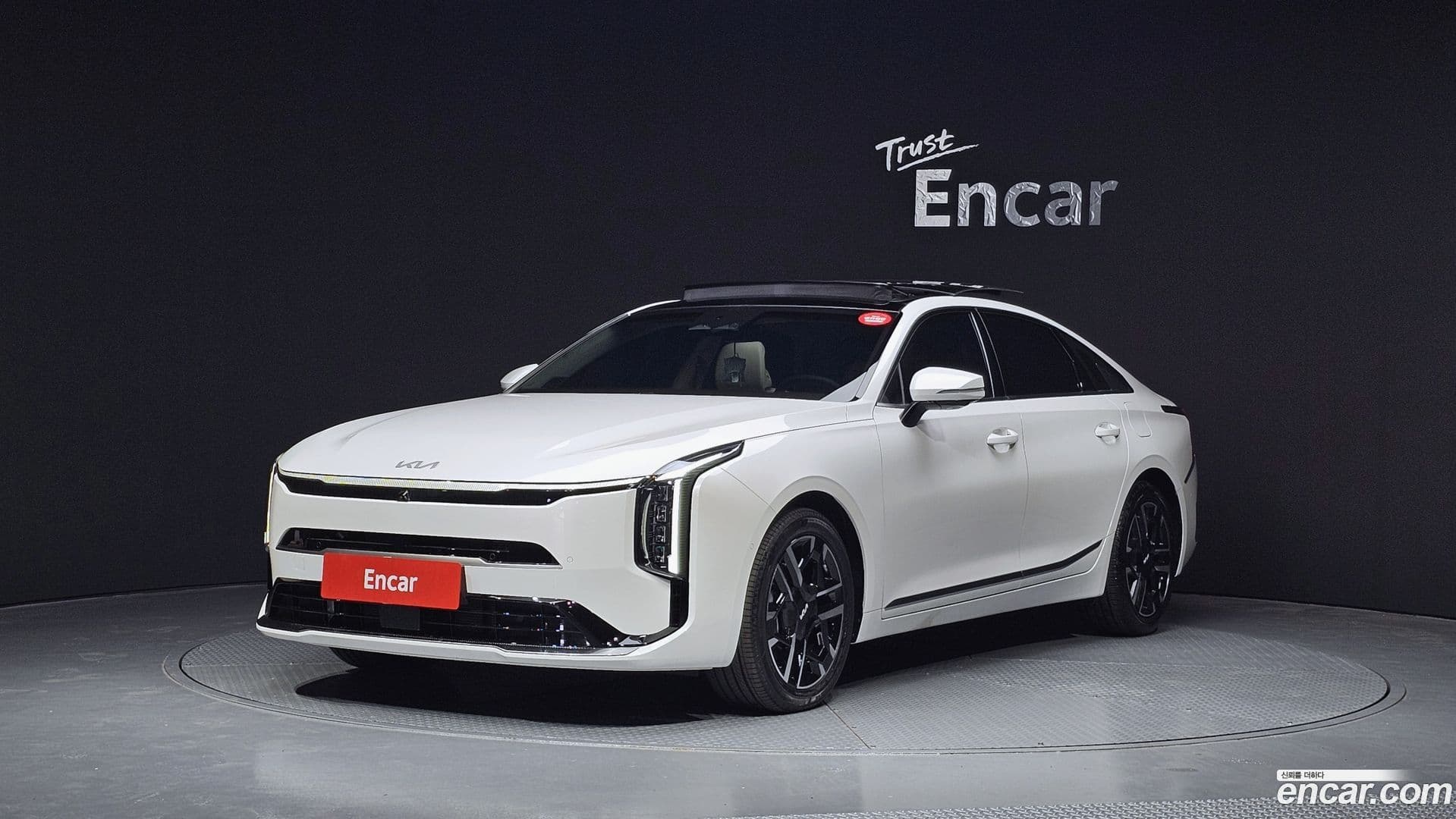 Main__Slider__Photo:K8 Kia 2025.9-0