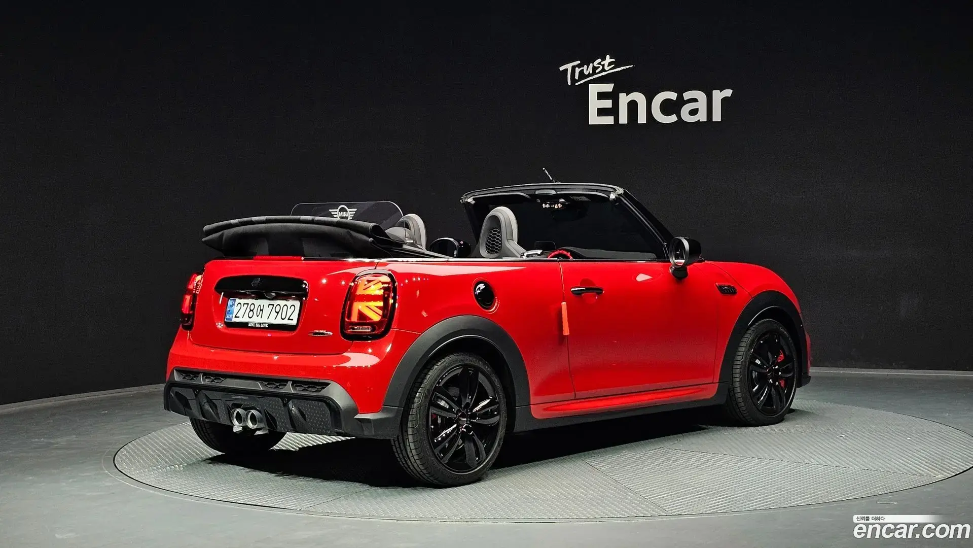 Main__Slider__Photo:Cooper Convertible Mini 2024.7-1