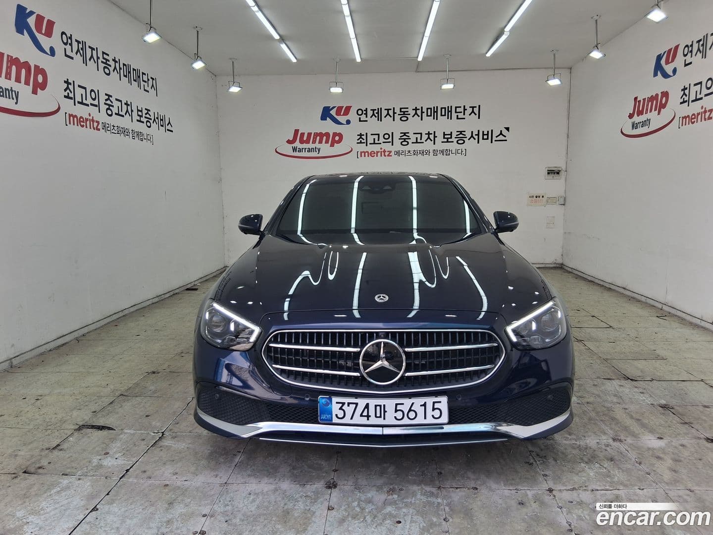 Main__Slider__Photo:E-Class Mercedes-Benz 2022.0-0