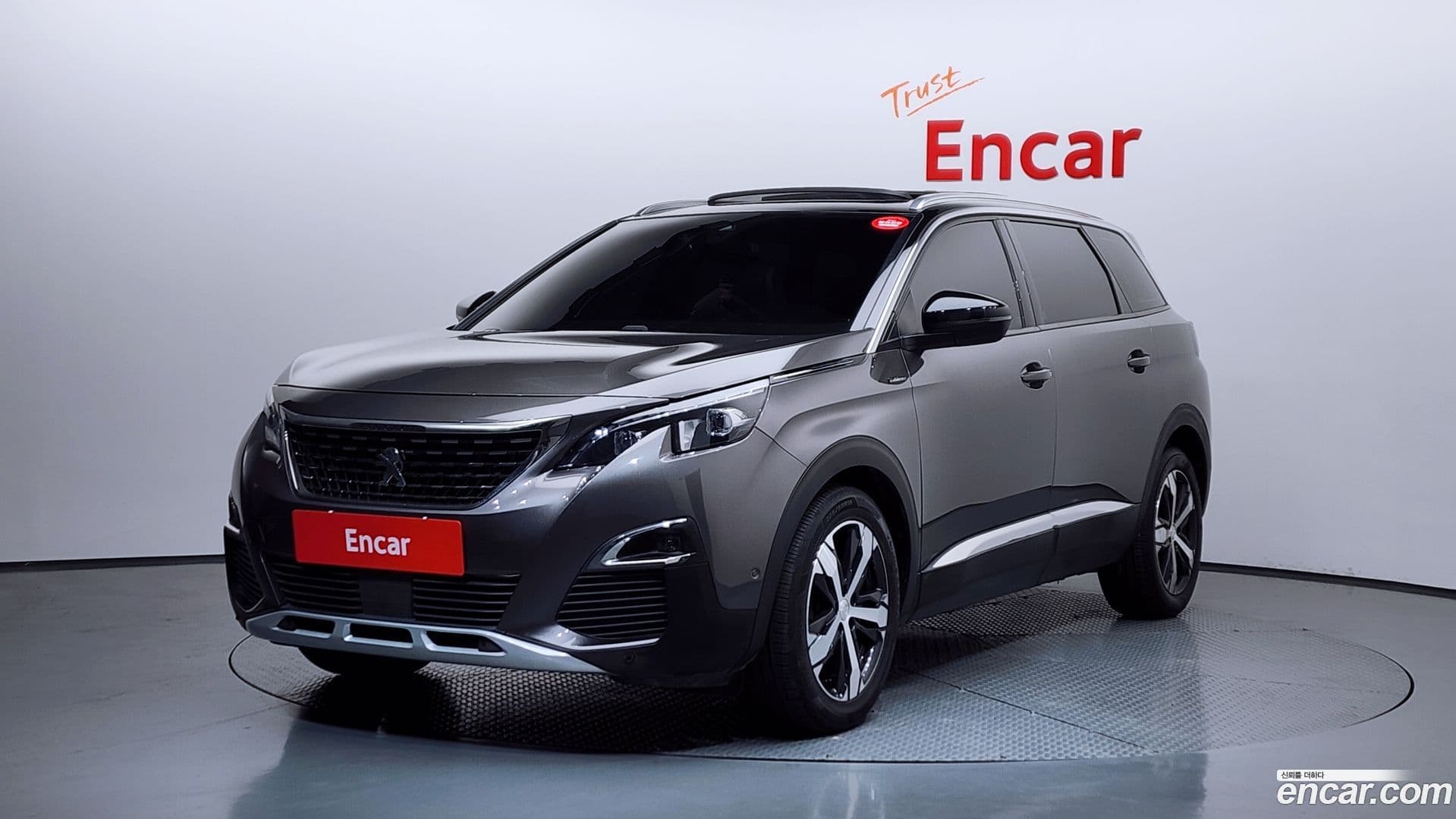 Main__Slider__Photo:5008 Peugeot 2018.0-0
