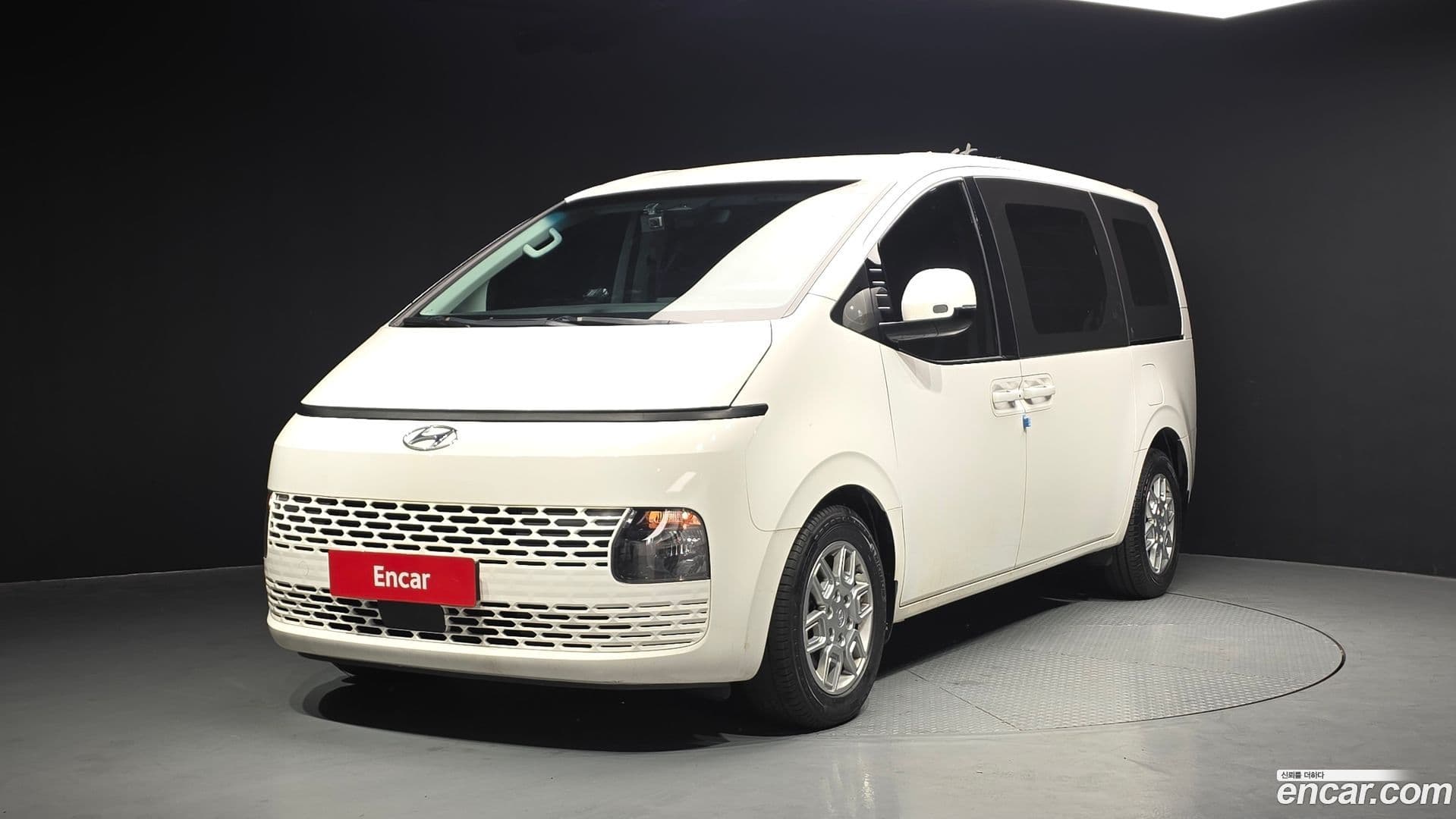 Main__Slider__Photo:Staria Hyundai 2022.2-0