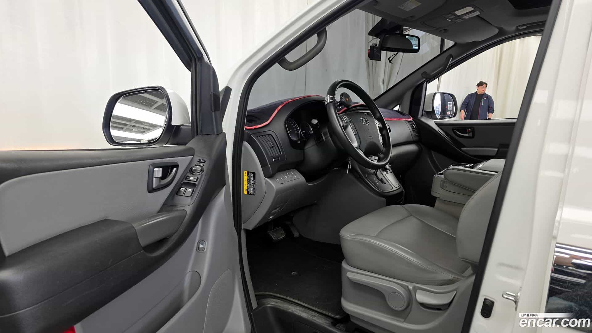 Starex Hyundai 2019.5-INNER-010