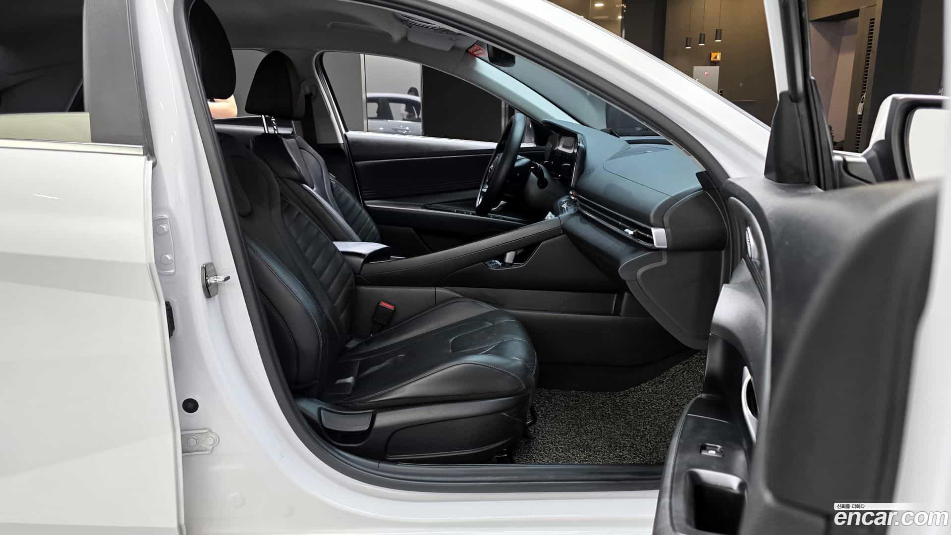 AVANTE Hyundai 2020.9-INNER-010
