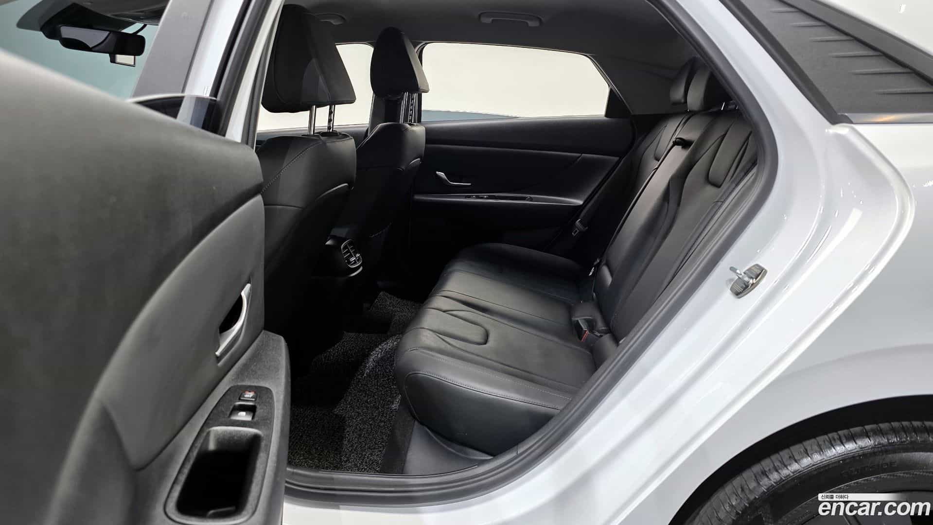 AVANTE Hyundai 2020.9-OPTION-016