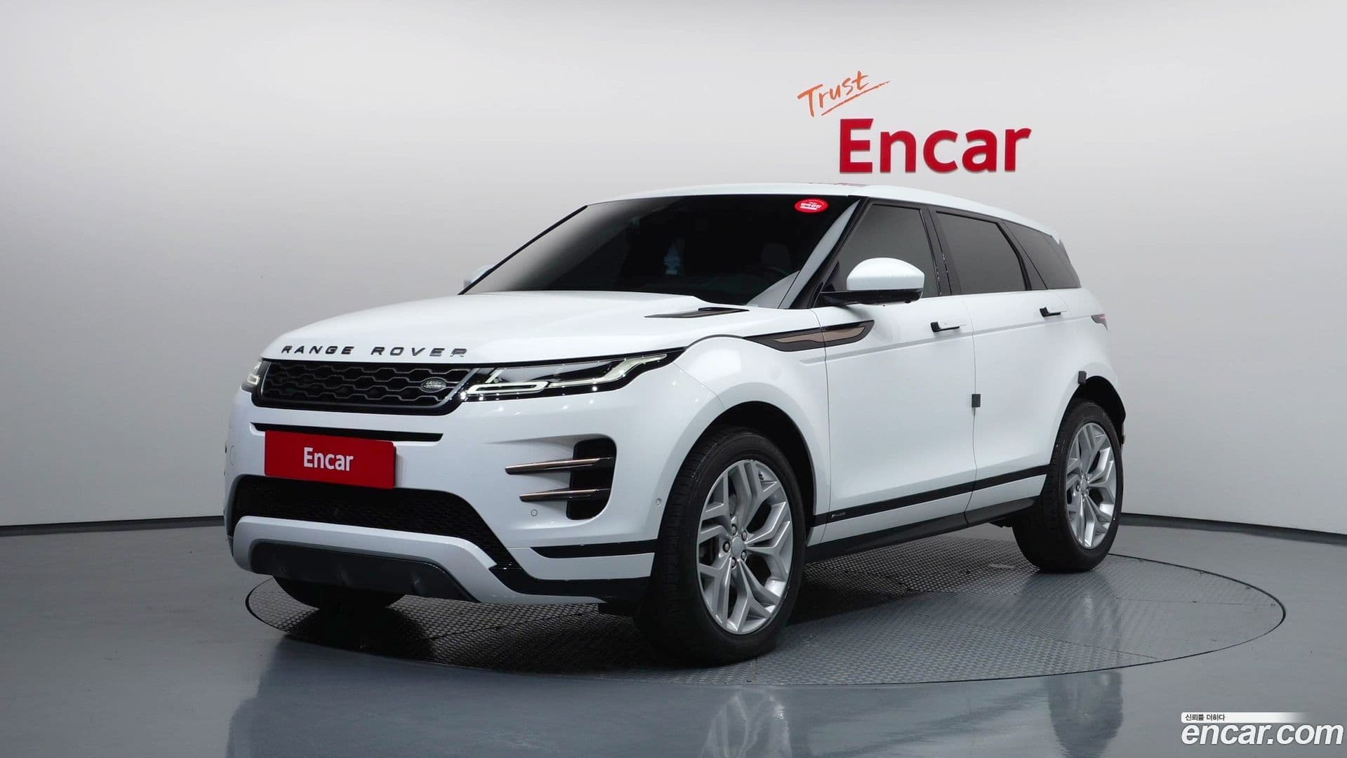 Main__Slider__Photo:Range Rover Evoque Land Rover 2019.6-0