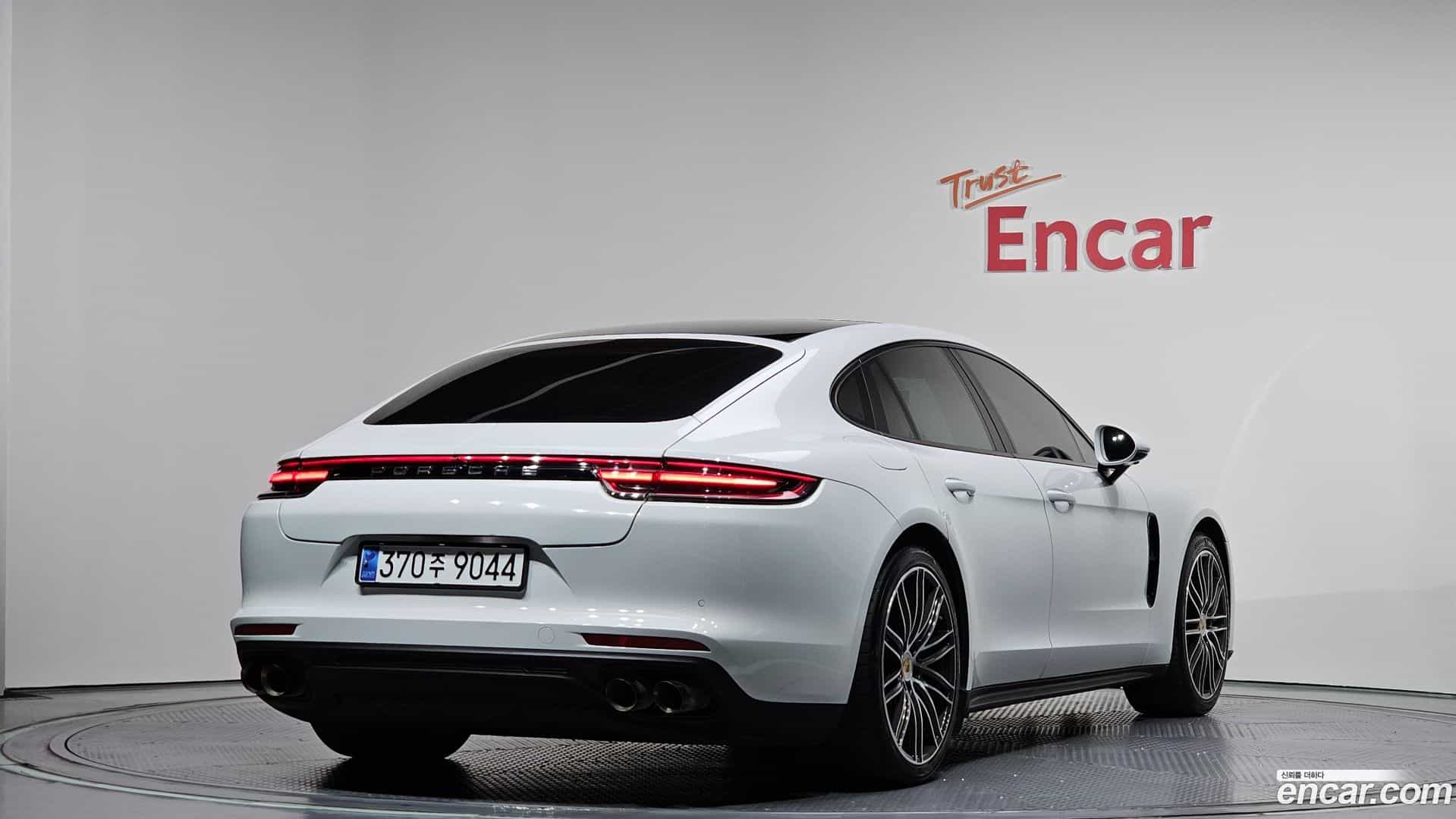 Panamera Porsche 2018.9-OUTER-002