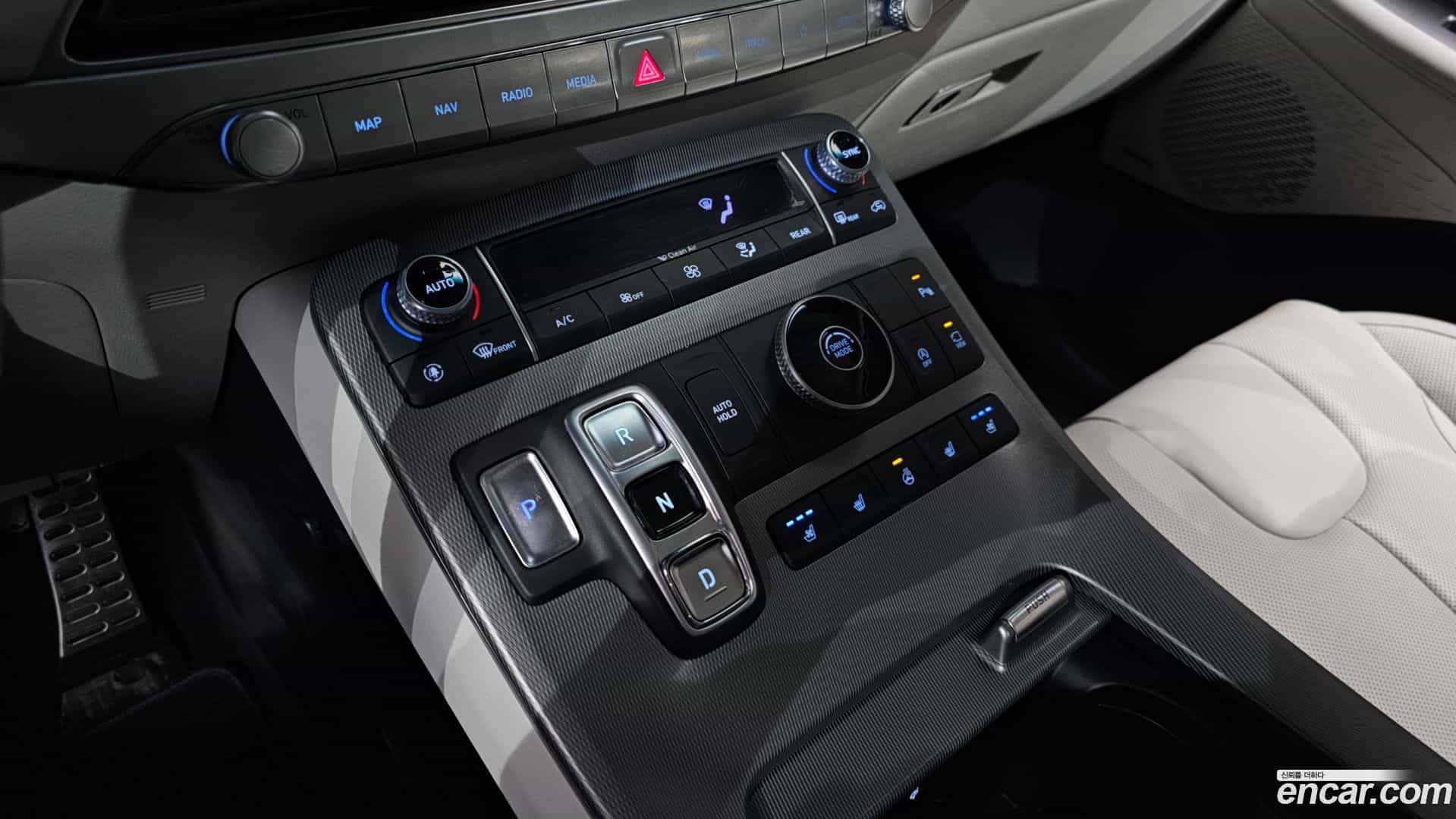 Palisade Hyundai 2021.2-INNER-009