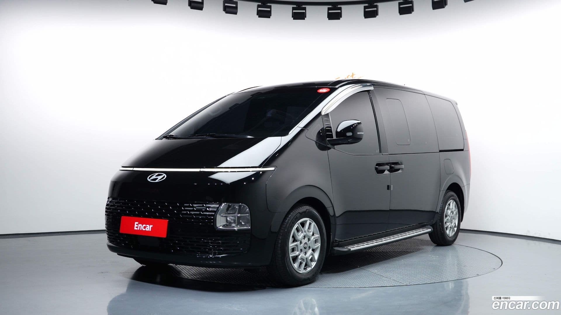 Main__Slider__Photo:Staria Hyundai 2025.3-0