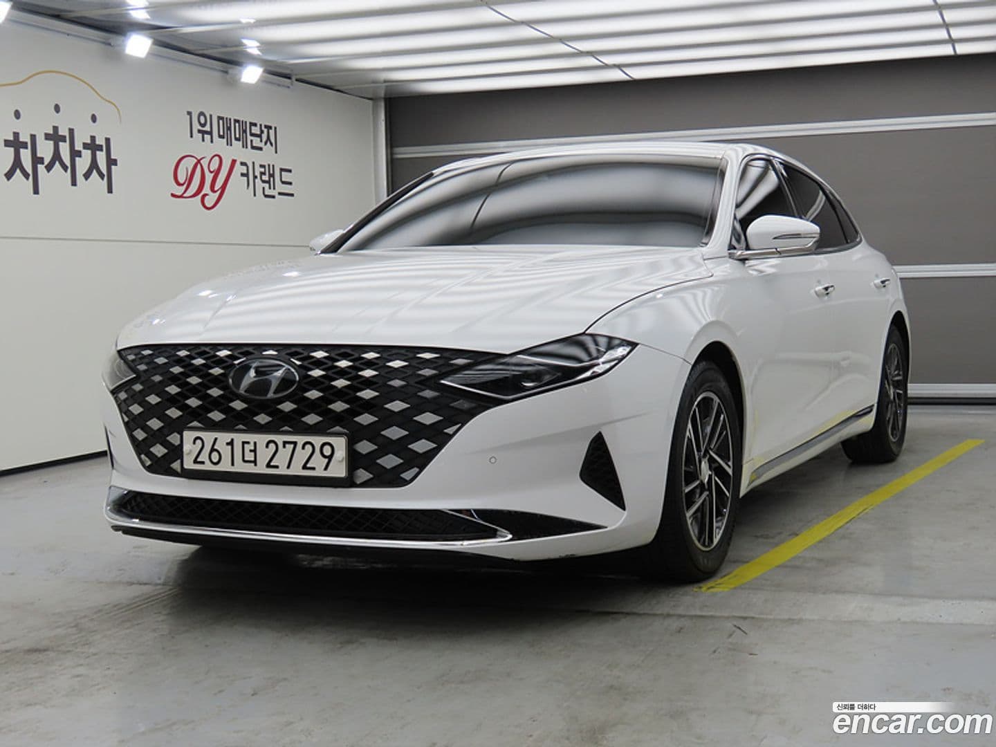 Main__Slider__Photo:Grandeur Hyundai 2020.6-0