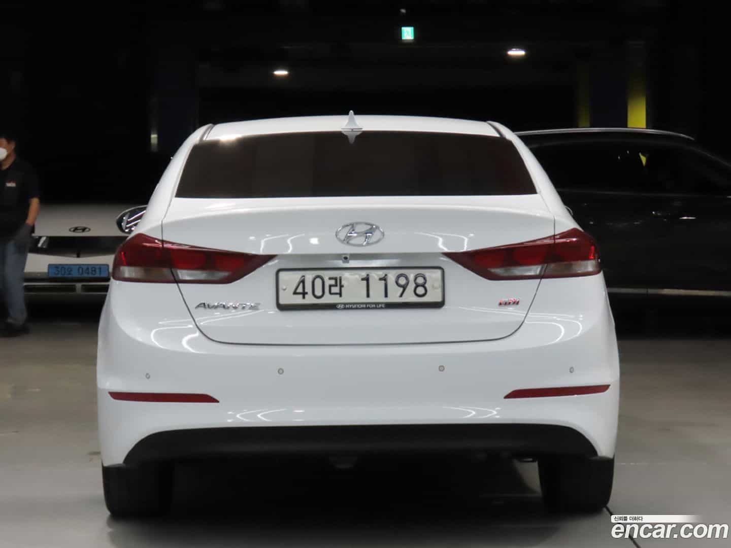 AVANTE Hyundai 2017.1-OUTER-003
