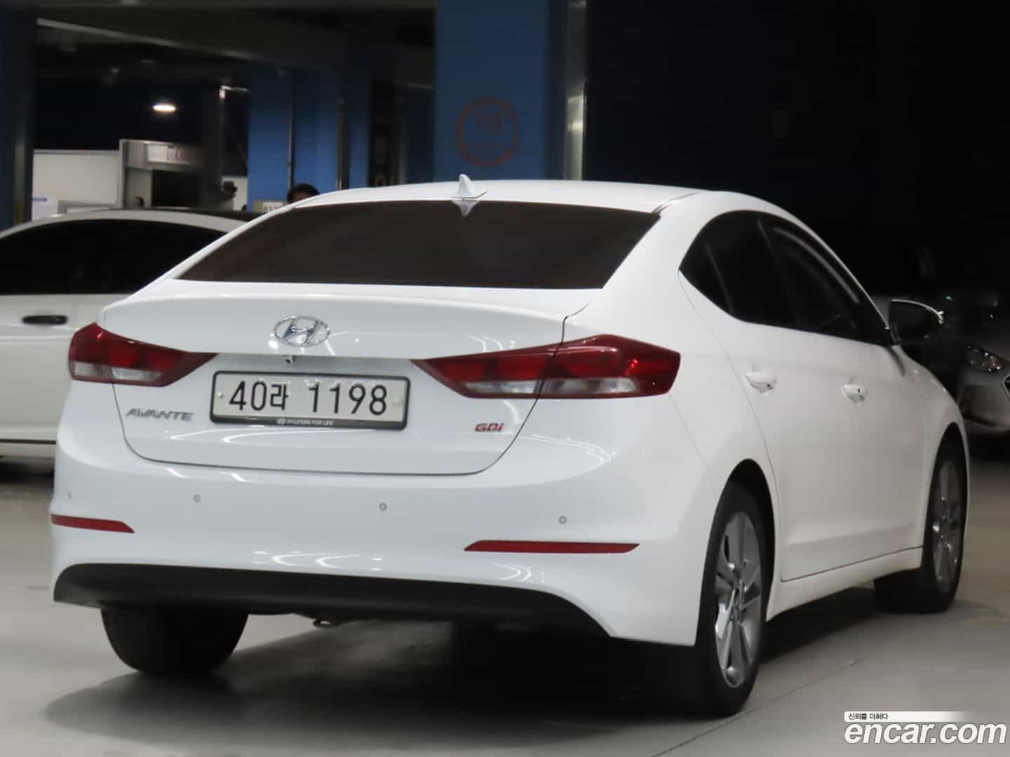 AVANTE Hyundai 2017.1-OUTER-004