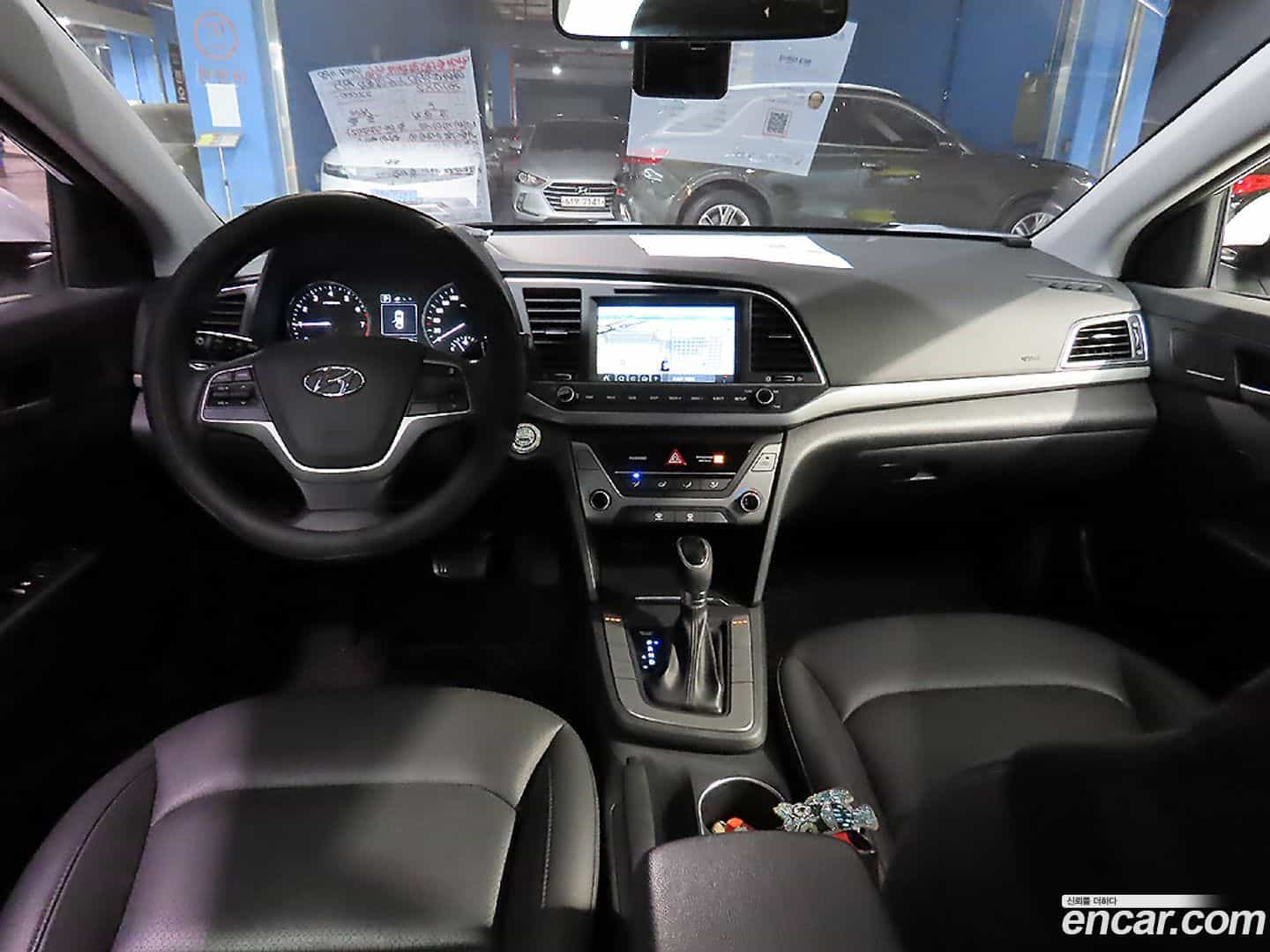AVANTE Hyundai 2017.1-OUTER-005