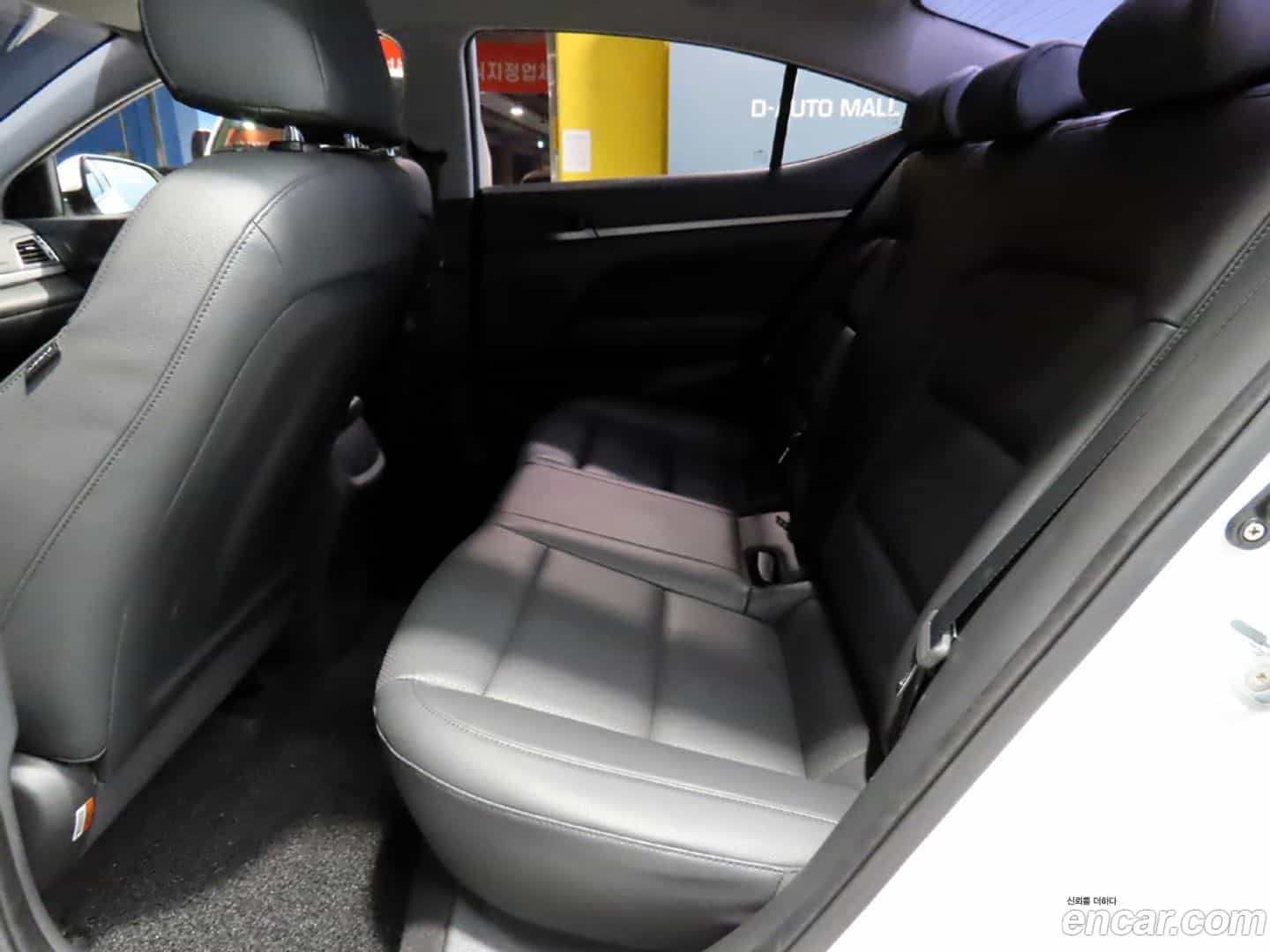 AVANTE Hyundai 2017.1-INNER-007