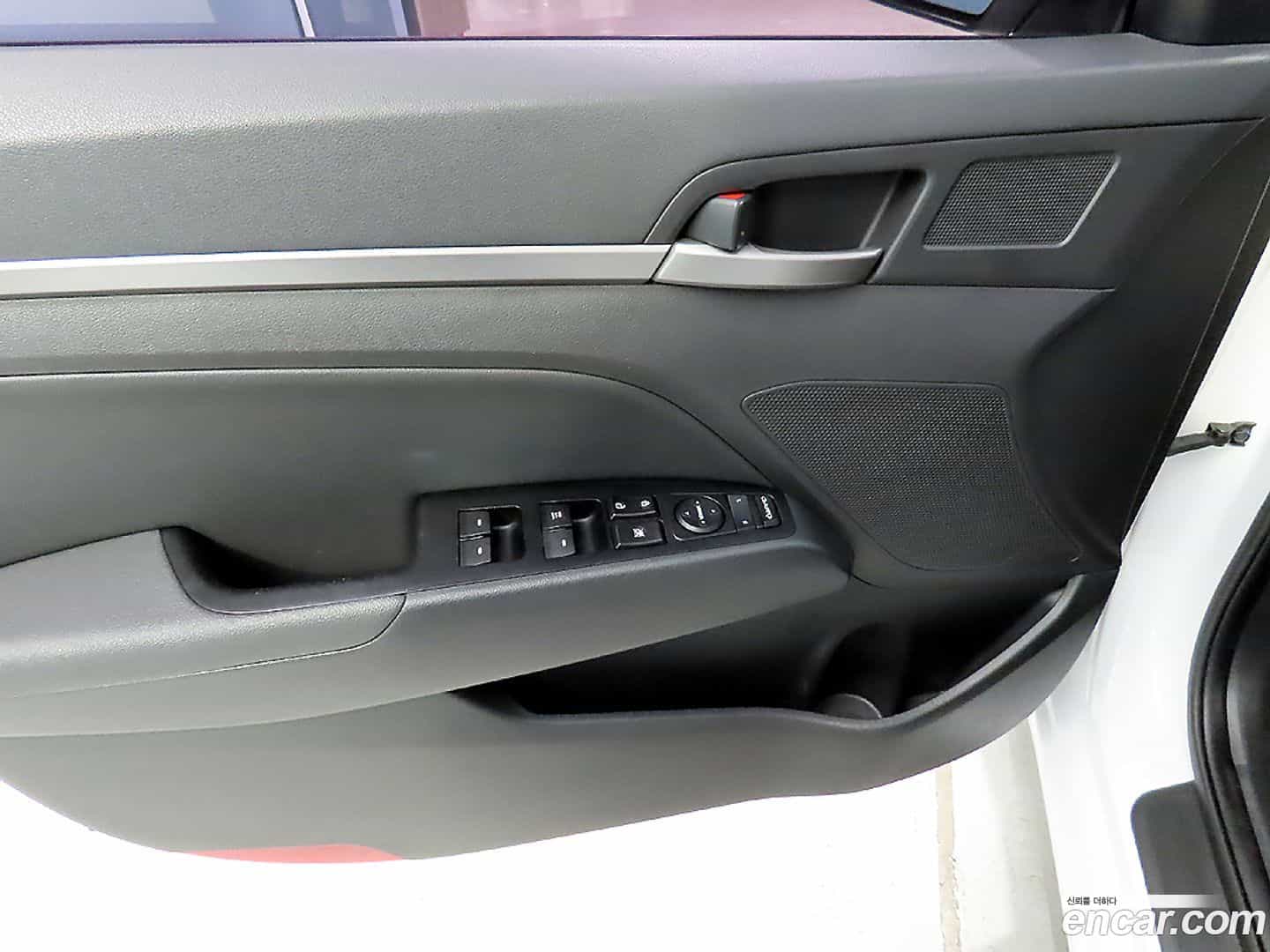 AVANTE Hyundai 2017.1-OPTION-018
