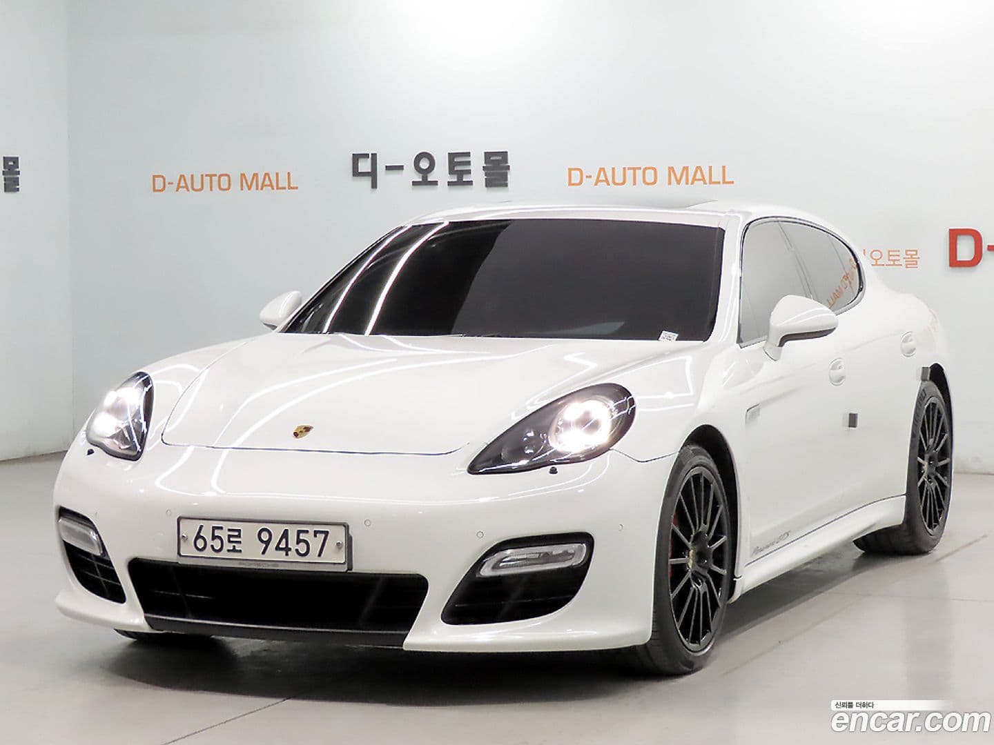 Main__Slider__Photo:Panamera Porsche 2013.2-0