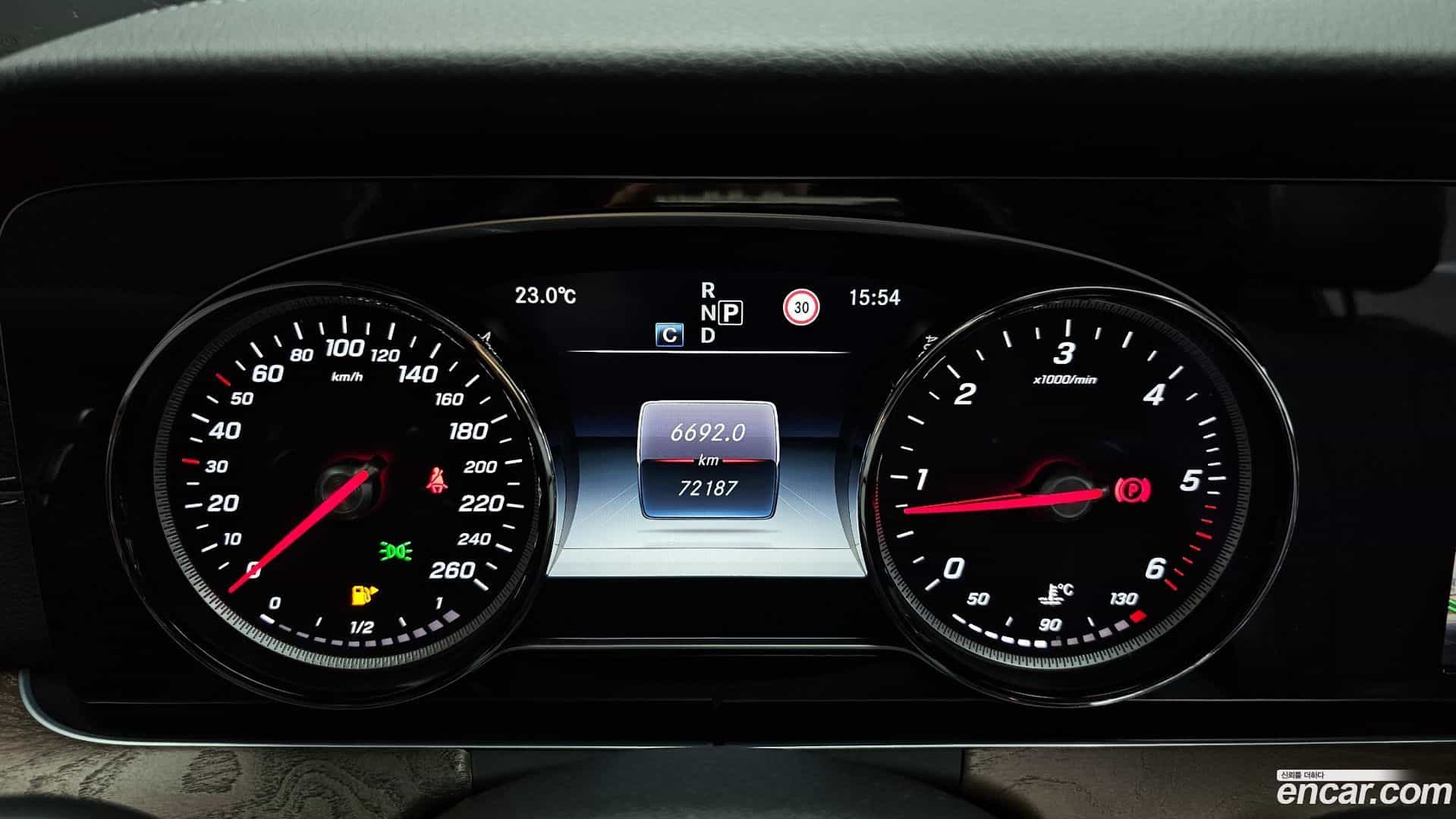 E-Class Mercedes-Benz 2016.7-INNER-008