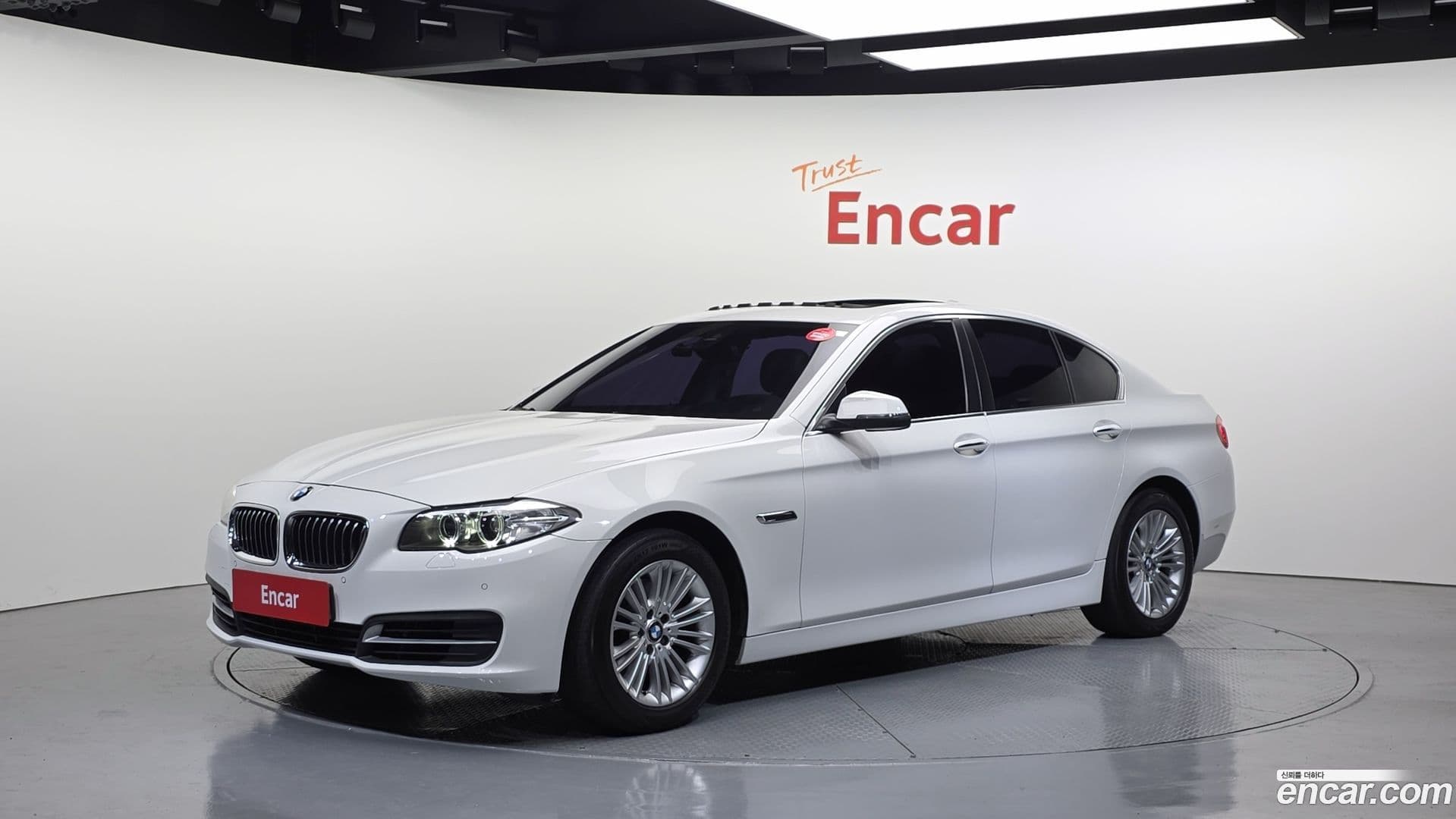 Main__Slider__Photo:5-Series BMW 2014.4-0