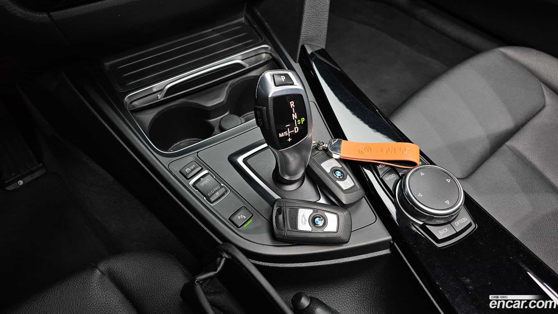 3-Series BMW 2015.11-INNER-009