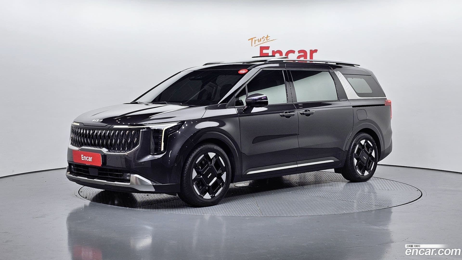 Main__Slider__Photo:Canival Kia 2023.10-0