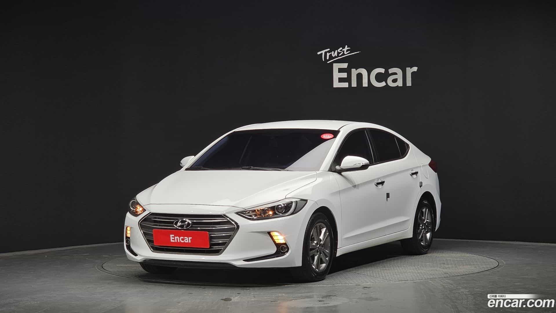 AVANTE Hyundai 2015.10-OUTER-001