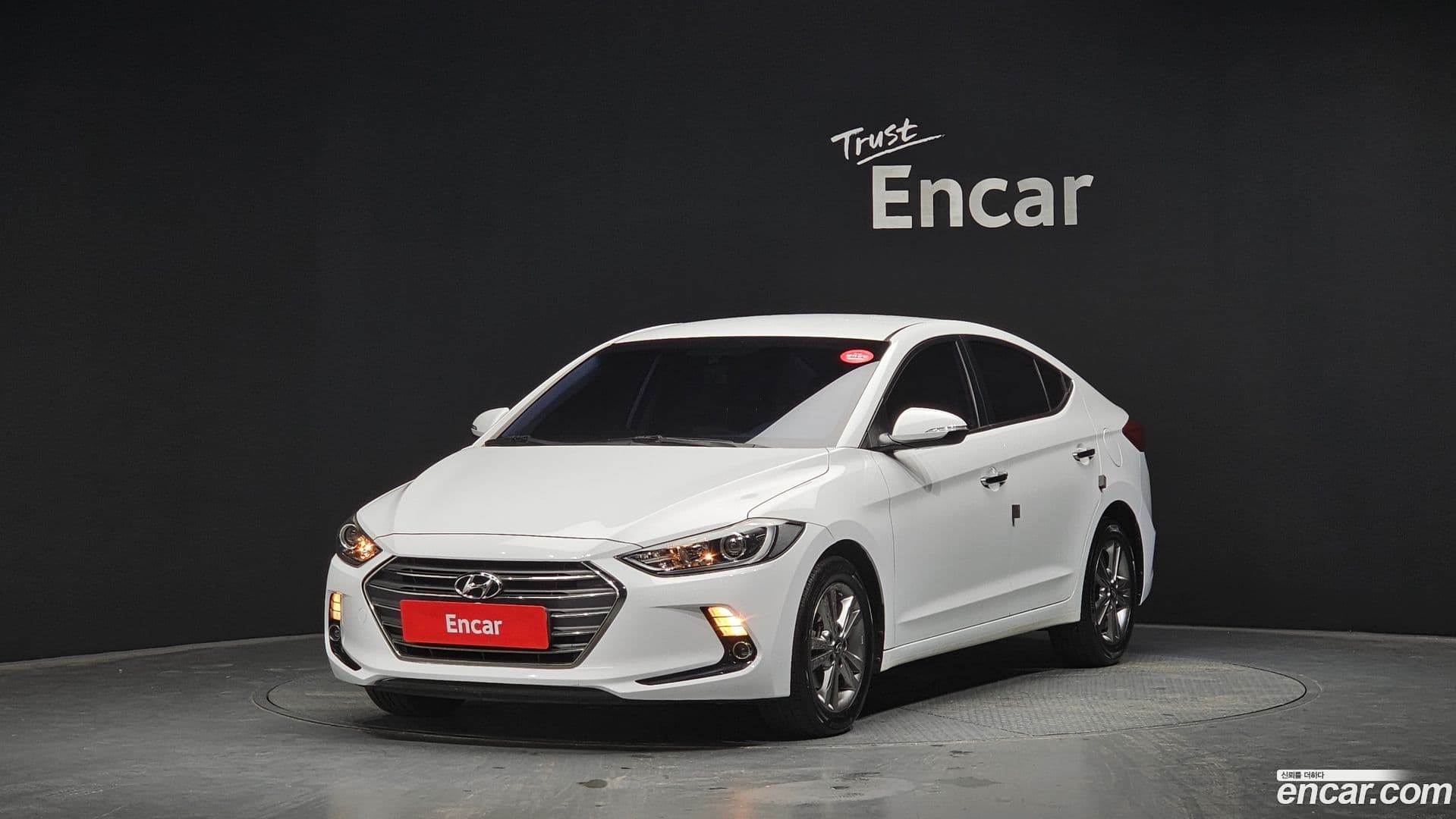 Main__Slider__Photo:AVANTE Hyundai 2015.10-0