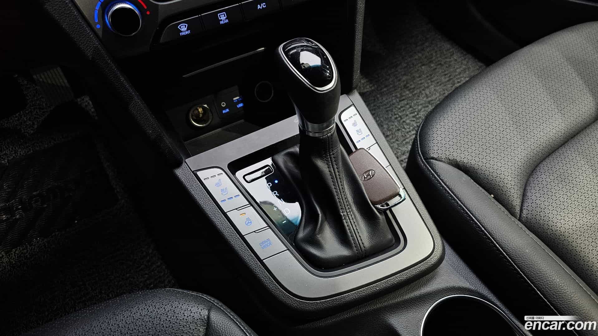 AVANTE Hyundai 2015.10-INNER-009