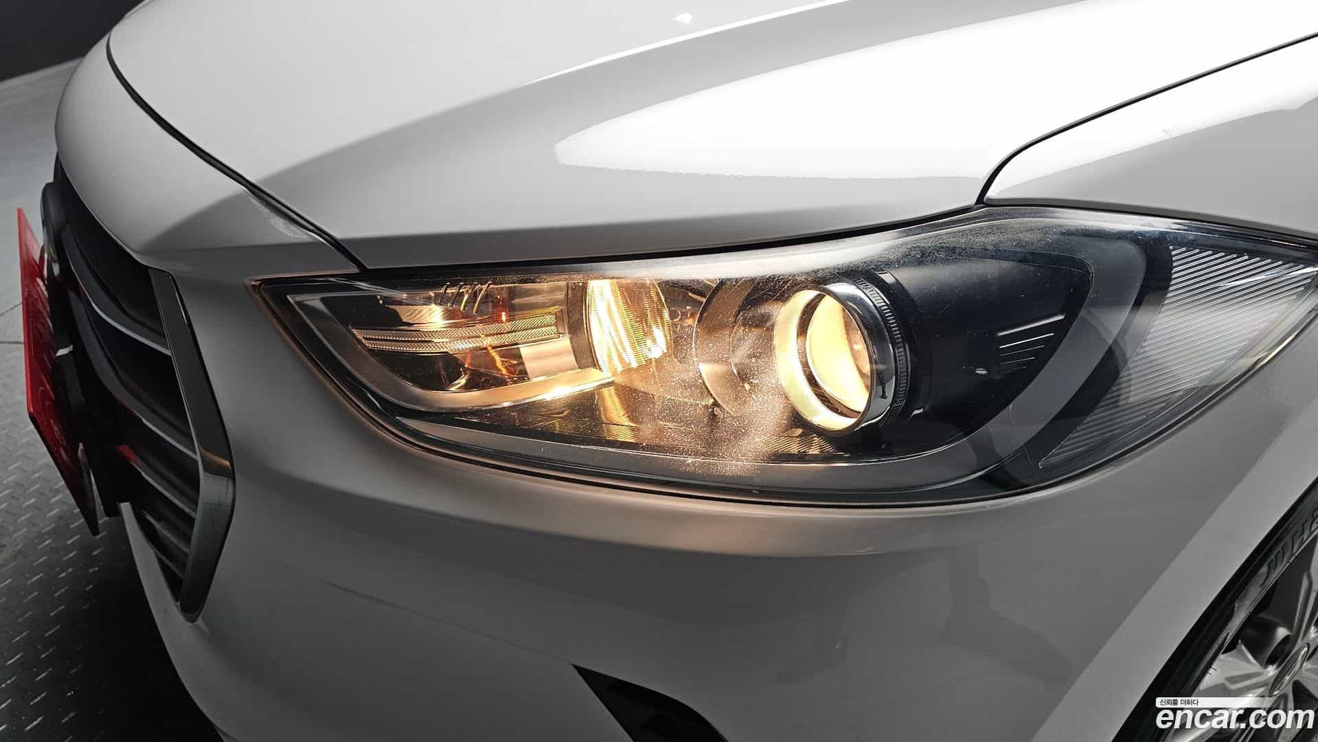 AVANTE Hyundai 2015.10-OUTER-032