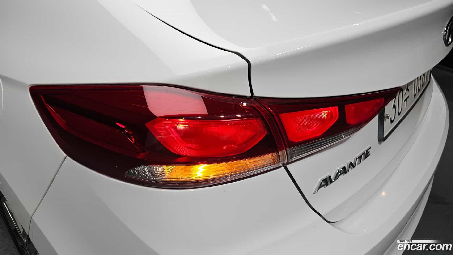 AVANTE Hyundai 2015.10-OUTER-033