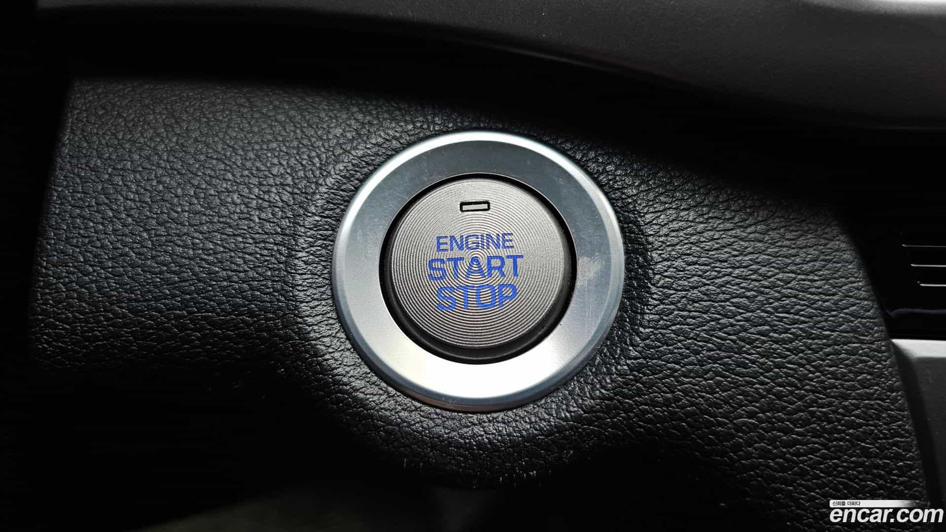 AVANTE Hyundai 2015.10-OPTION-040