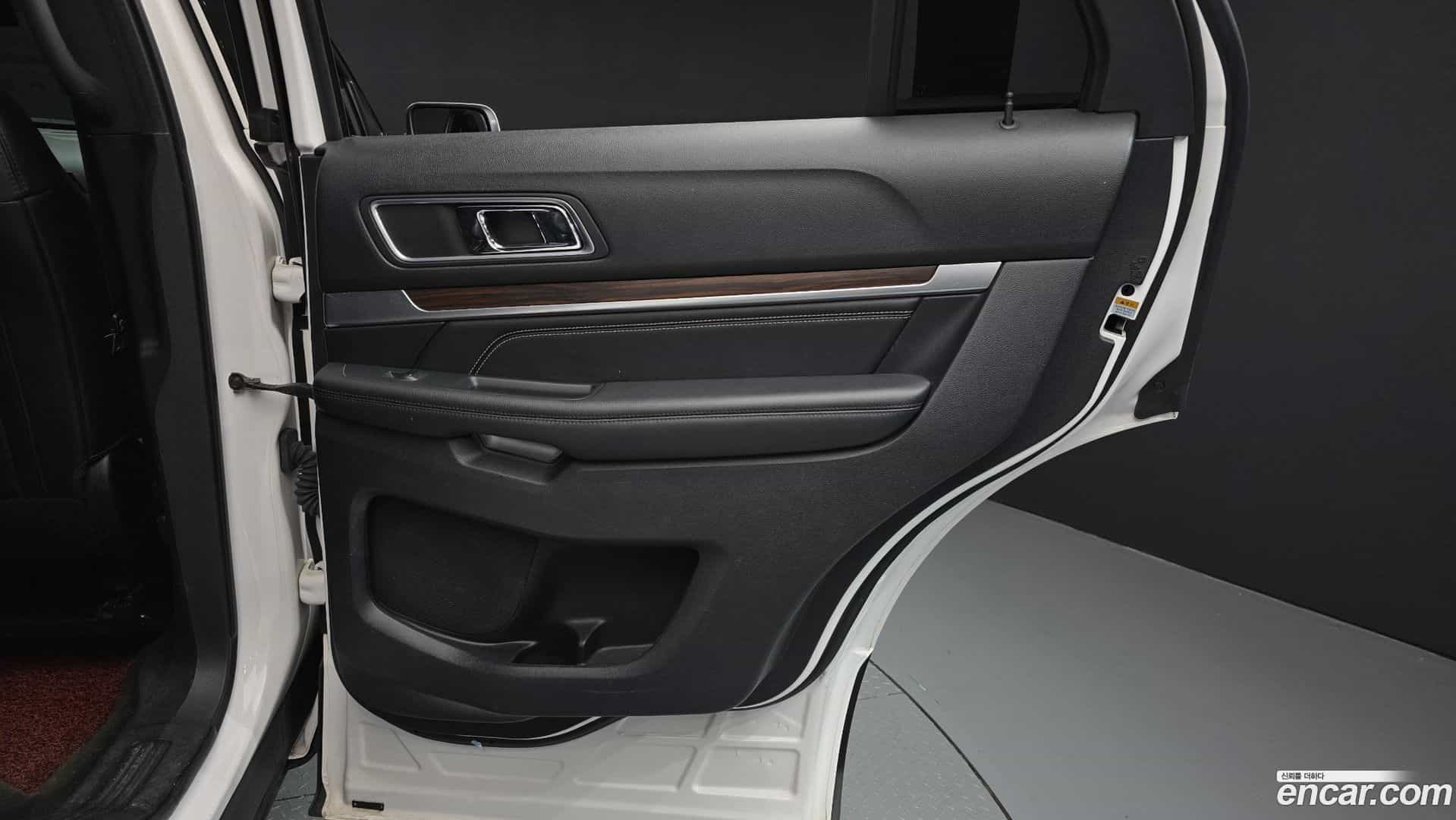 Explorer Ford 2018.3-INNER-035