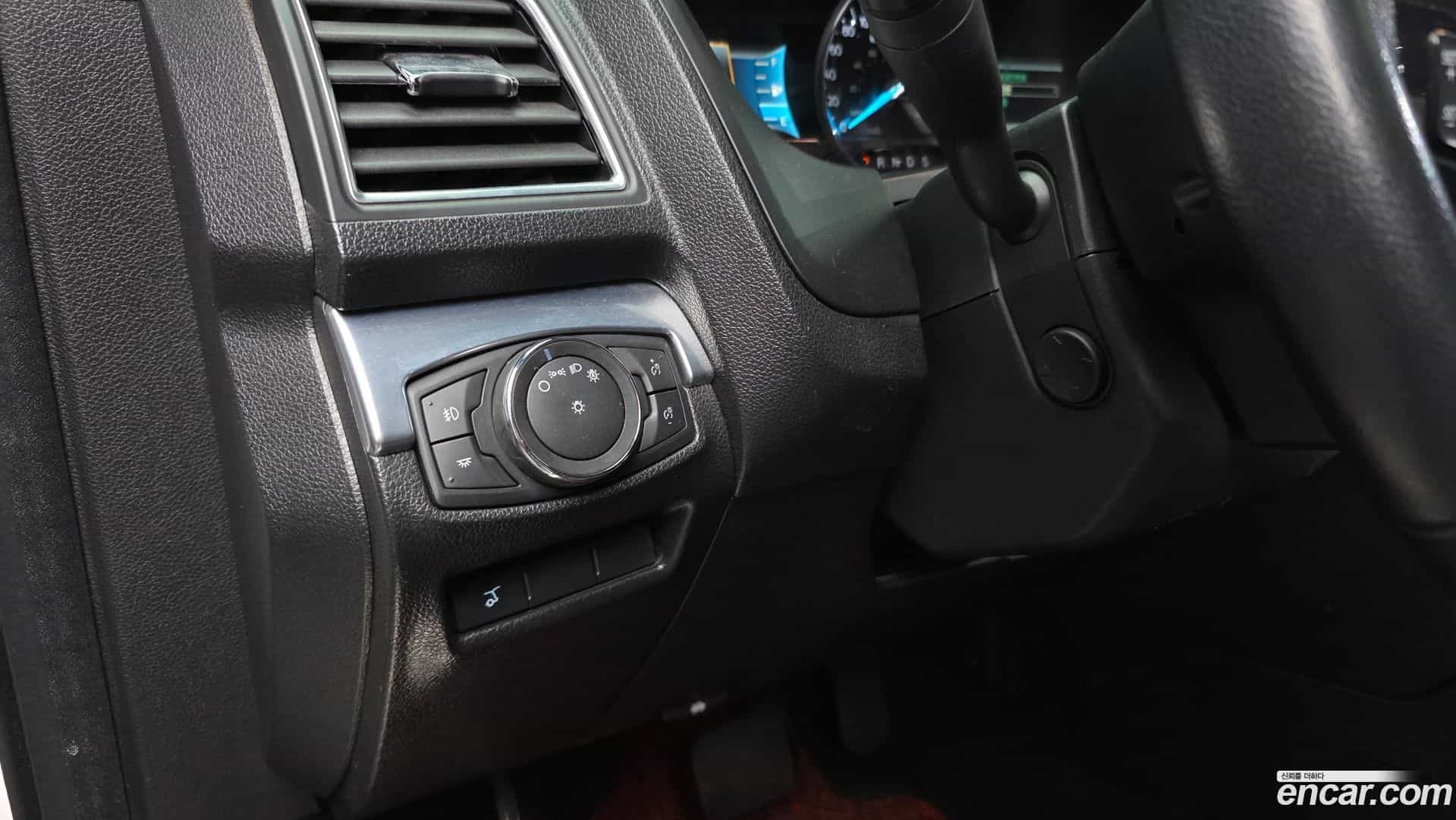 Explorer Ford 2018.3-OPTION-040