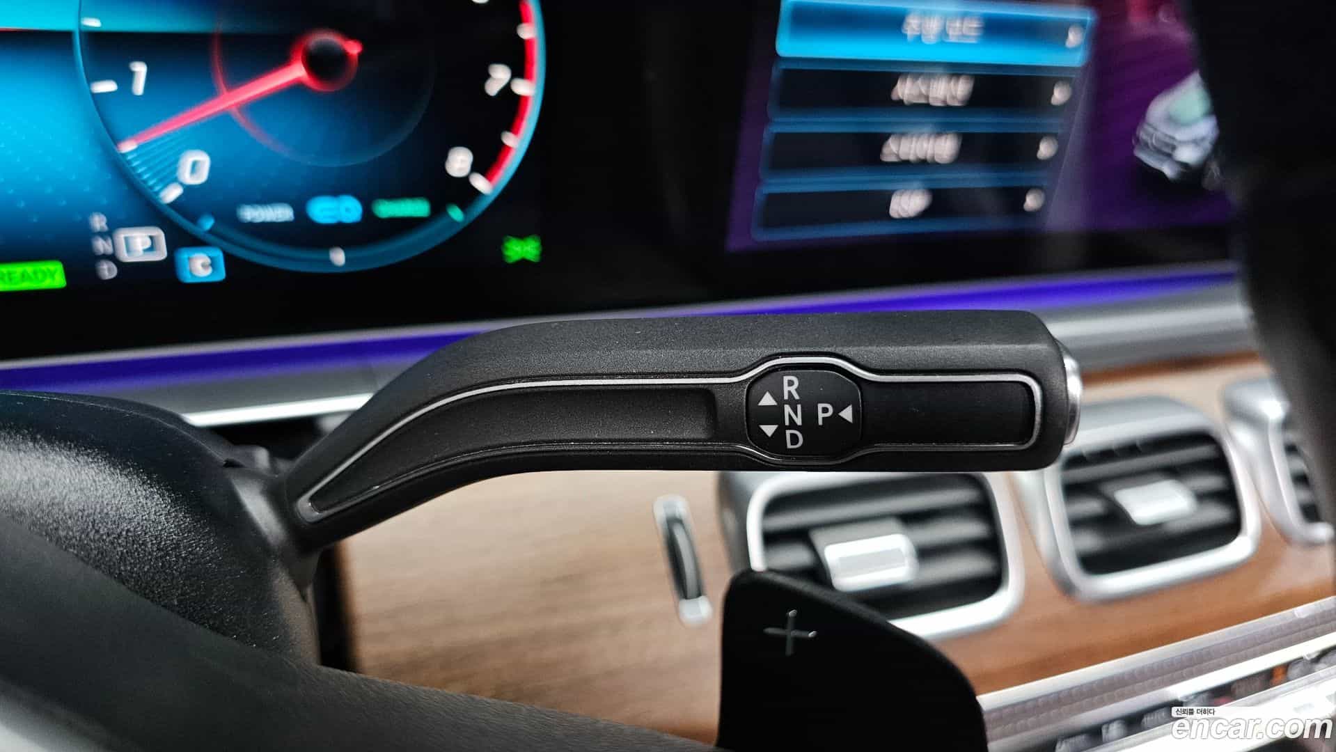 GLE-Class Mercedes-Benz 2021.3-INNER-009