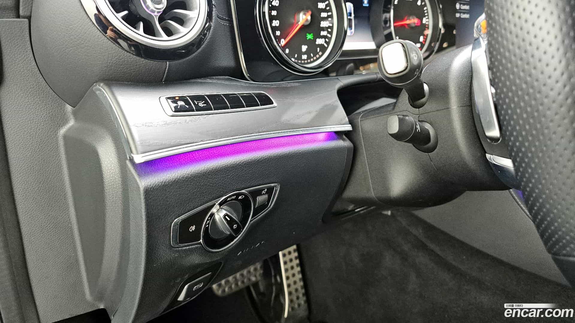 E-Class Mercedes-Benz 2019.11-OPTION-041