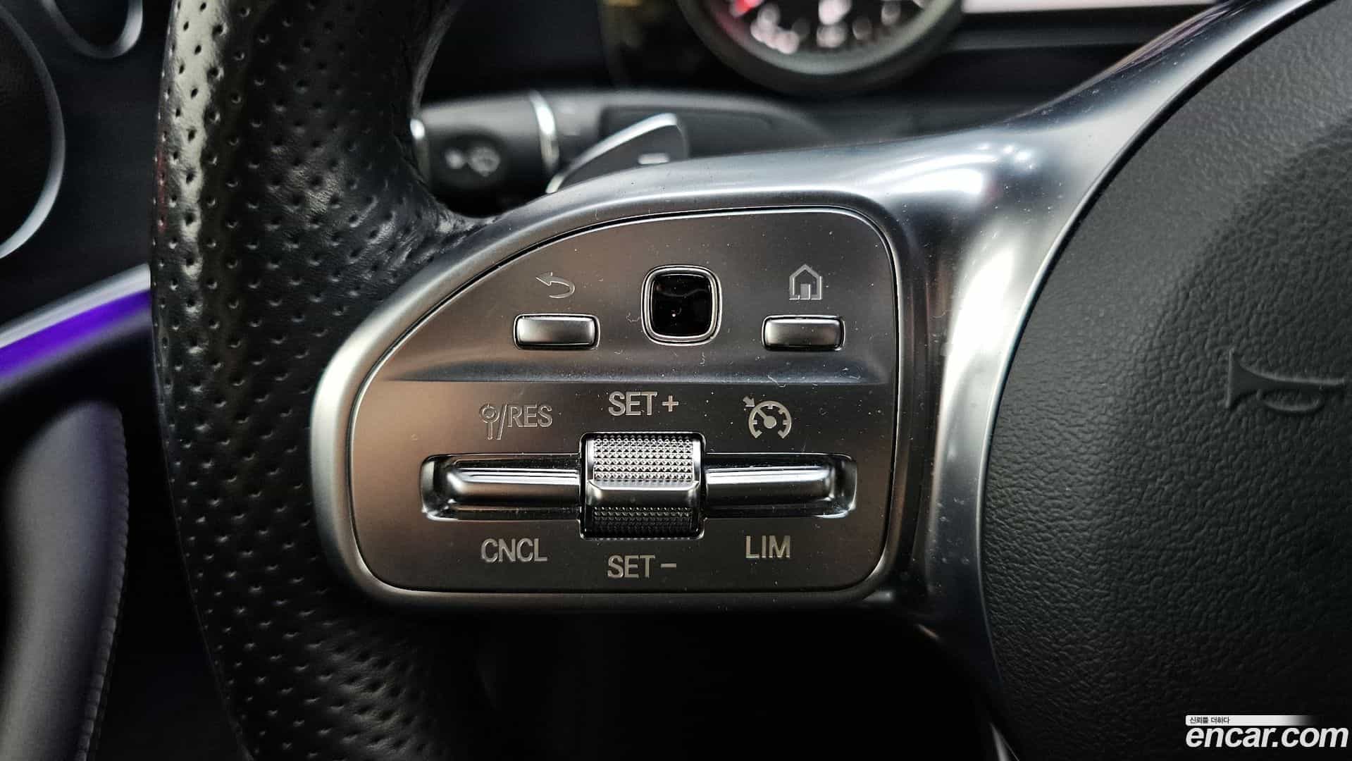 E-Class Mercedes-Benz 2019.11-OPTION-042