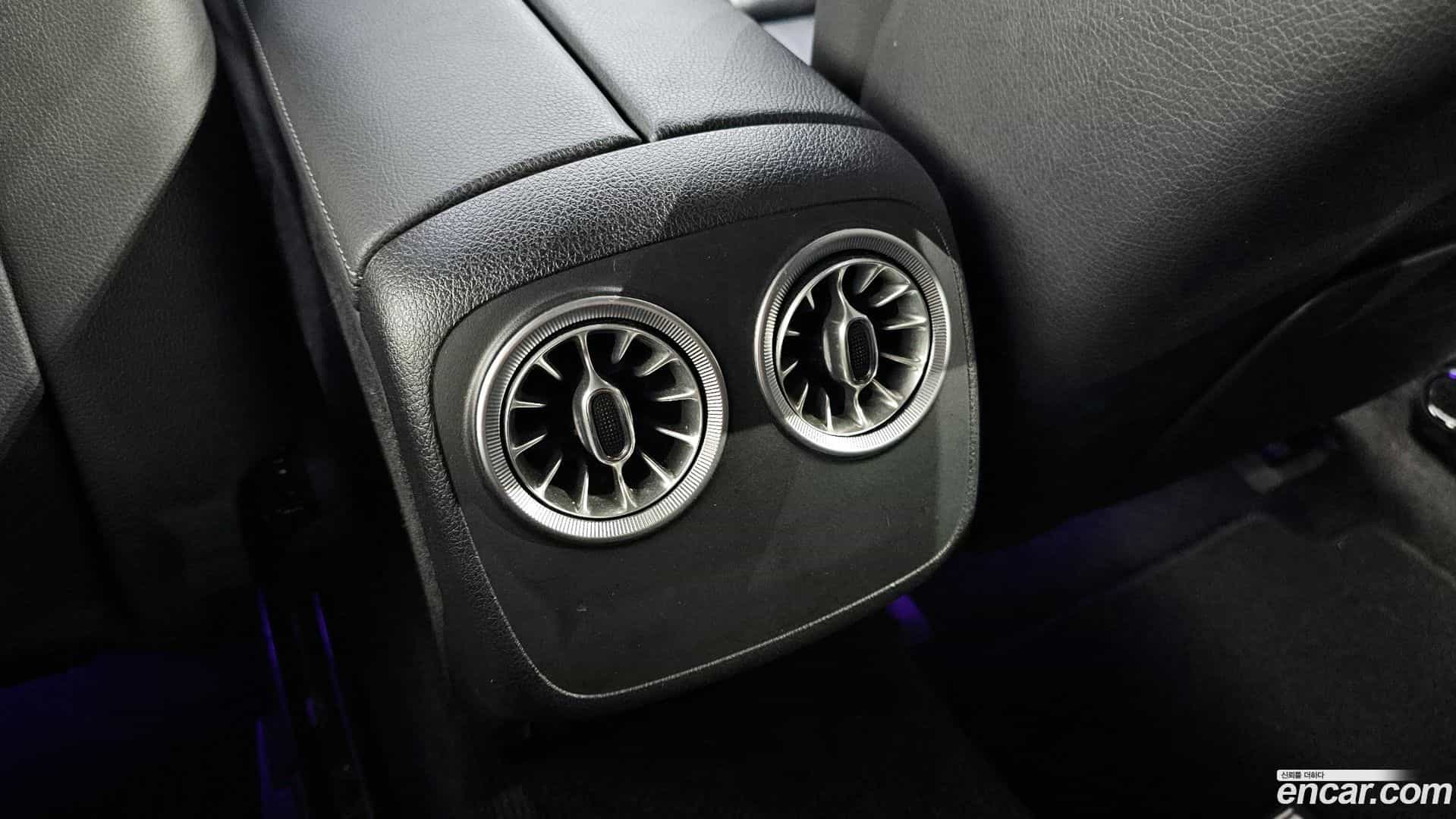 E-Class Mercedes-Benz 2019.11-OPTION-044