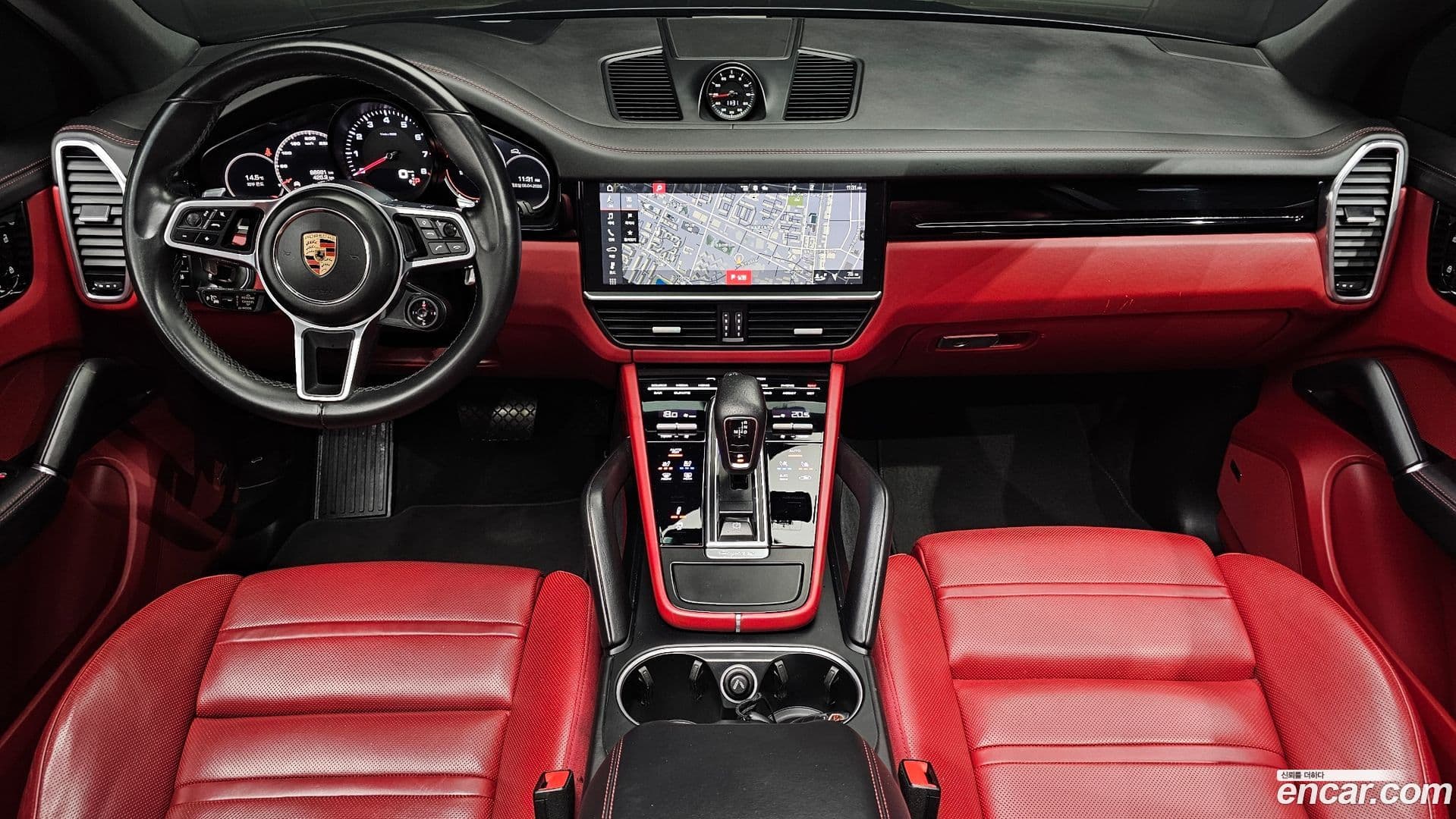 Main__Slider__Photo:Cayenne Porsche 2020.4-6